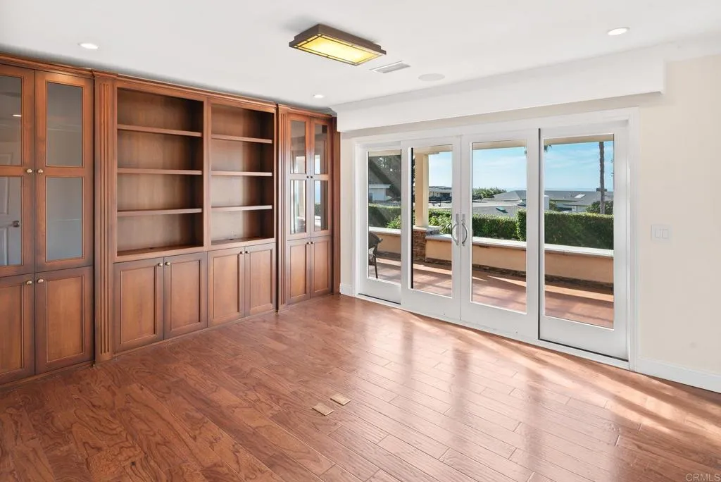 6404 Avenida Wilfredo