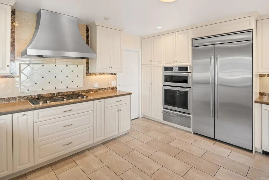 6404 Avenida Wilfredo