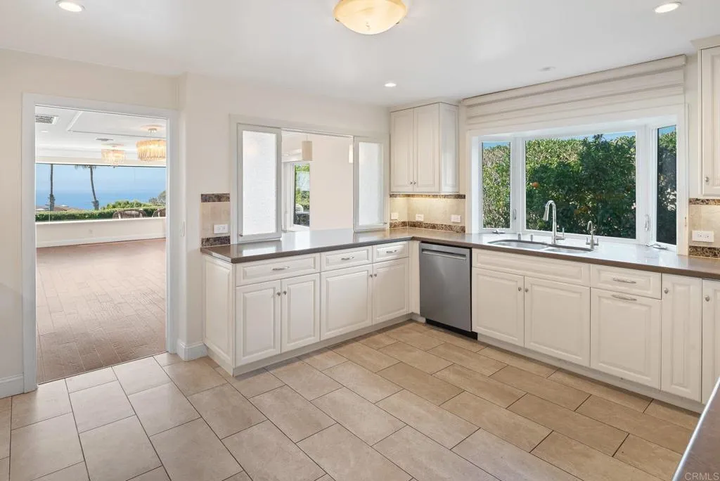 6404 Avenida Wilfredo