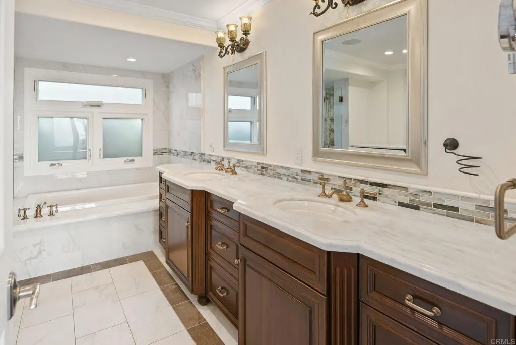 6404 Avenida Wilfredo