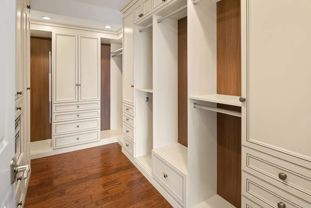 6404 Avenida Wilfredo