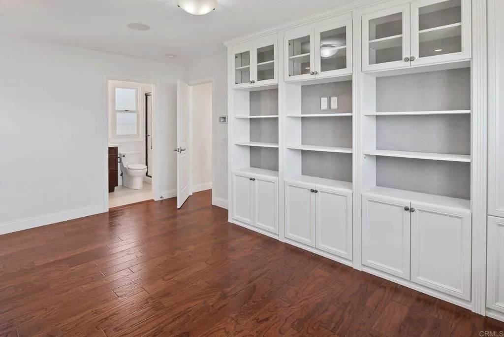 6404 Avenida Wilfredo