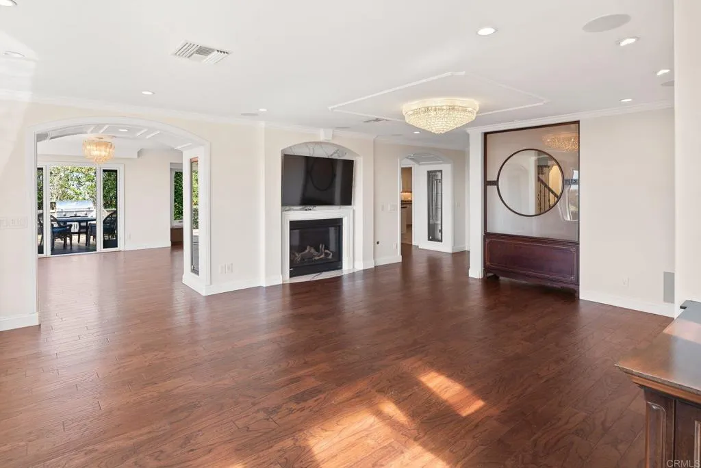 6404 Avenida Wilfredo