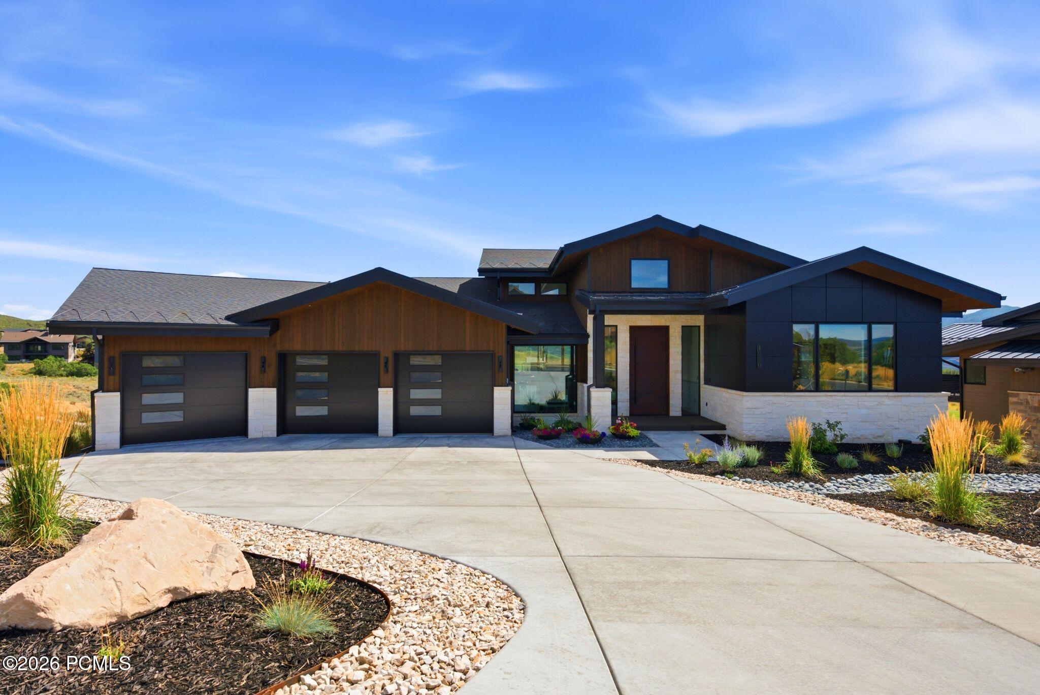 1230 E Longview Drive