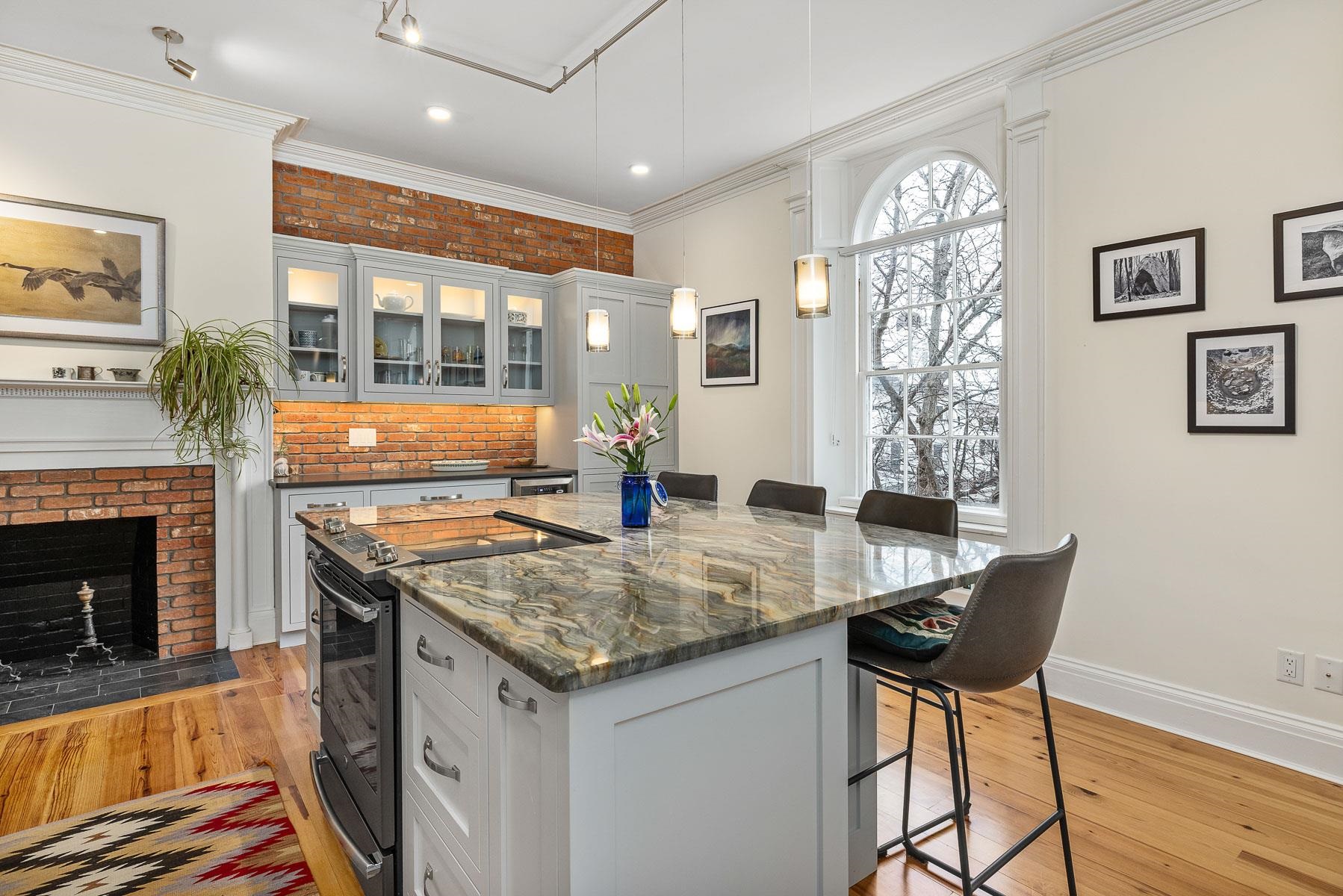 180 Middle Street Unit: 3