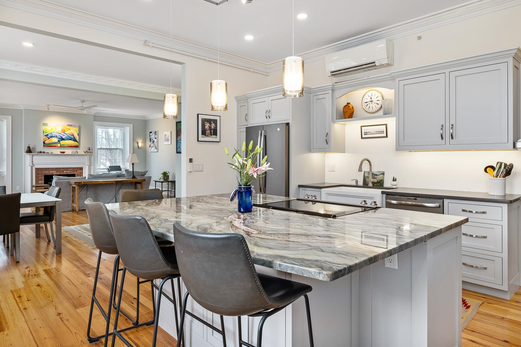 180 Middle Street Unit: 3