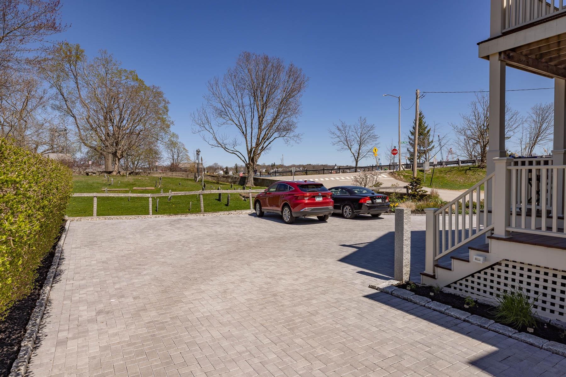 213 Gates Street Unit: 1