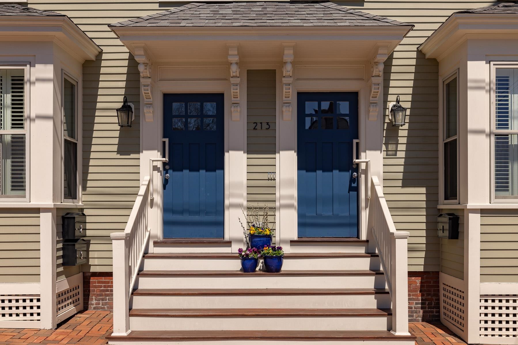 213 Gates Street Unit: 1