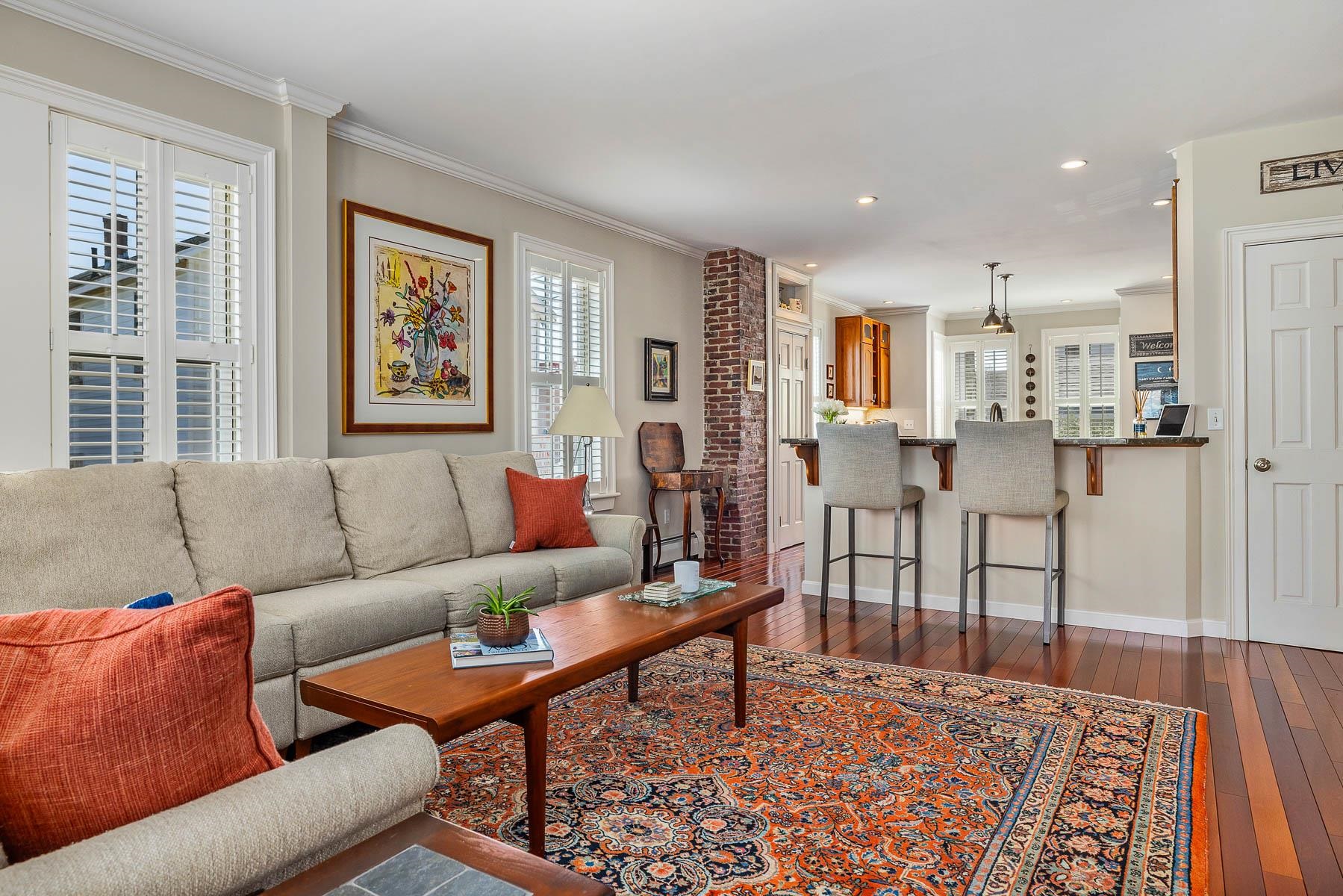 213 Gates Street Unit: 1