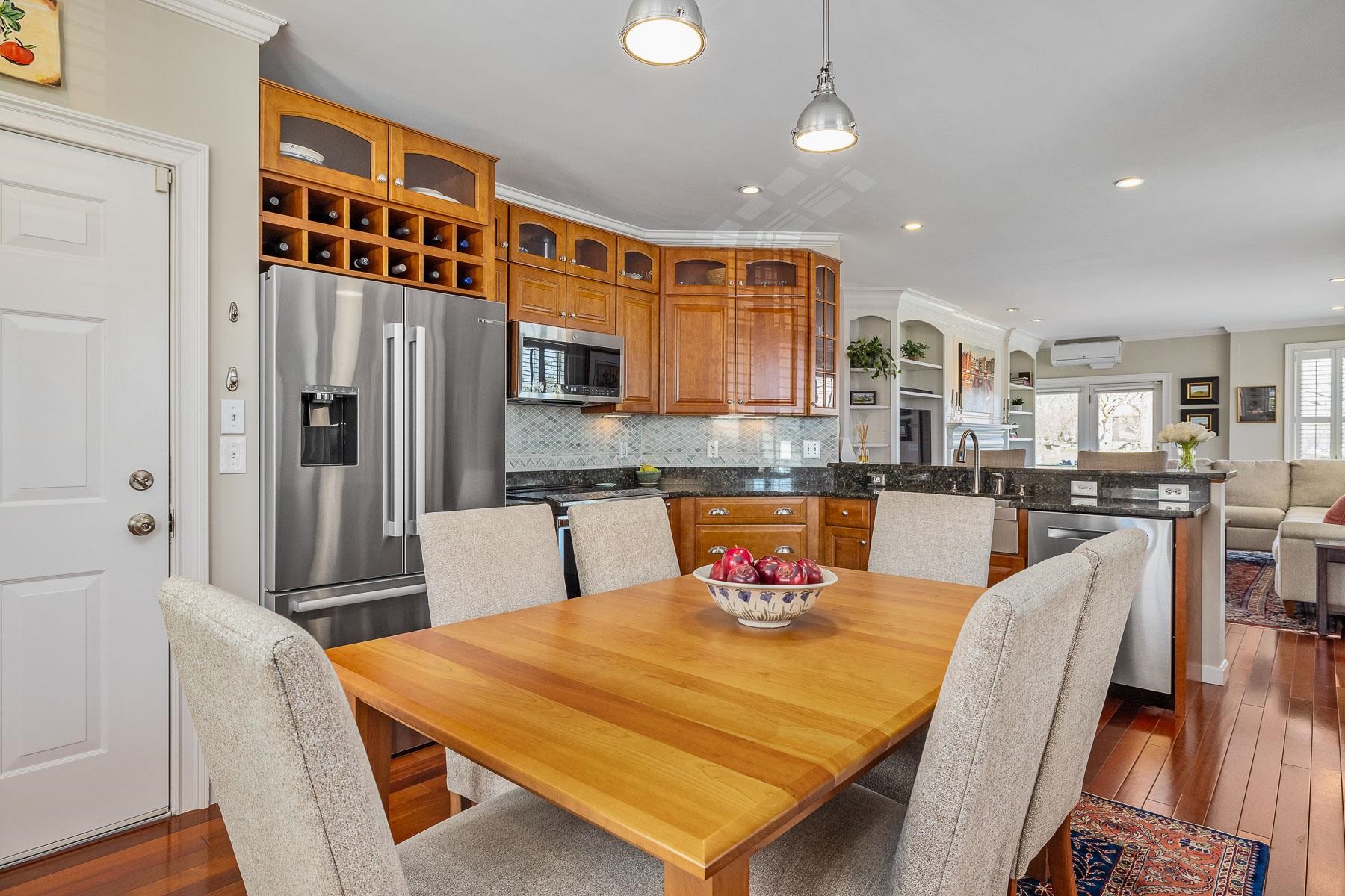 213 Gates Street Unit: 1