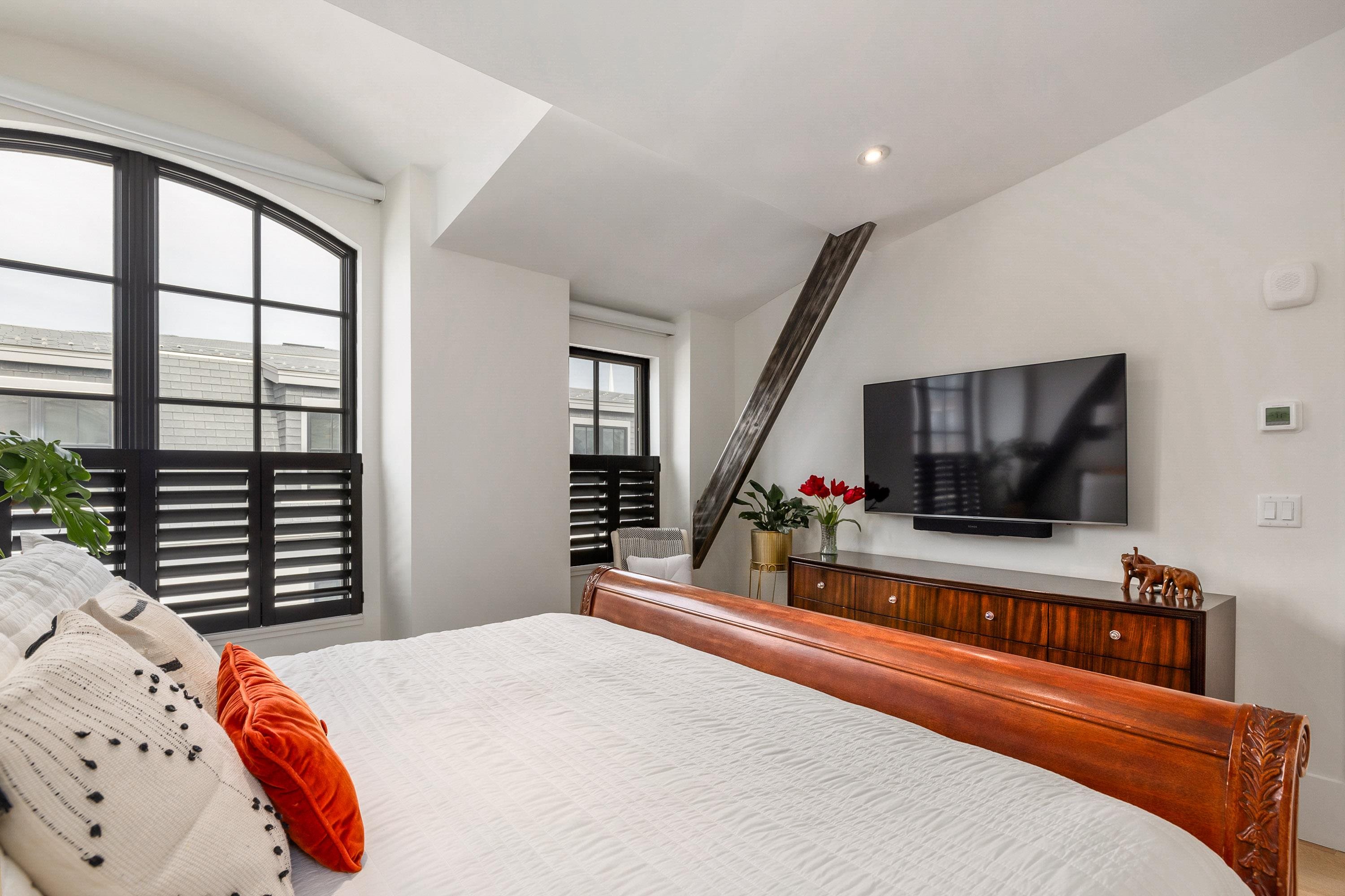 25 Maplewood Avenue Unit: 403