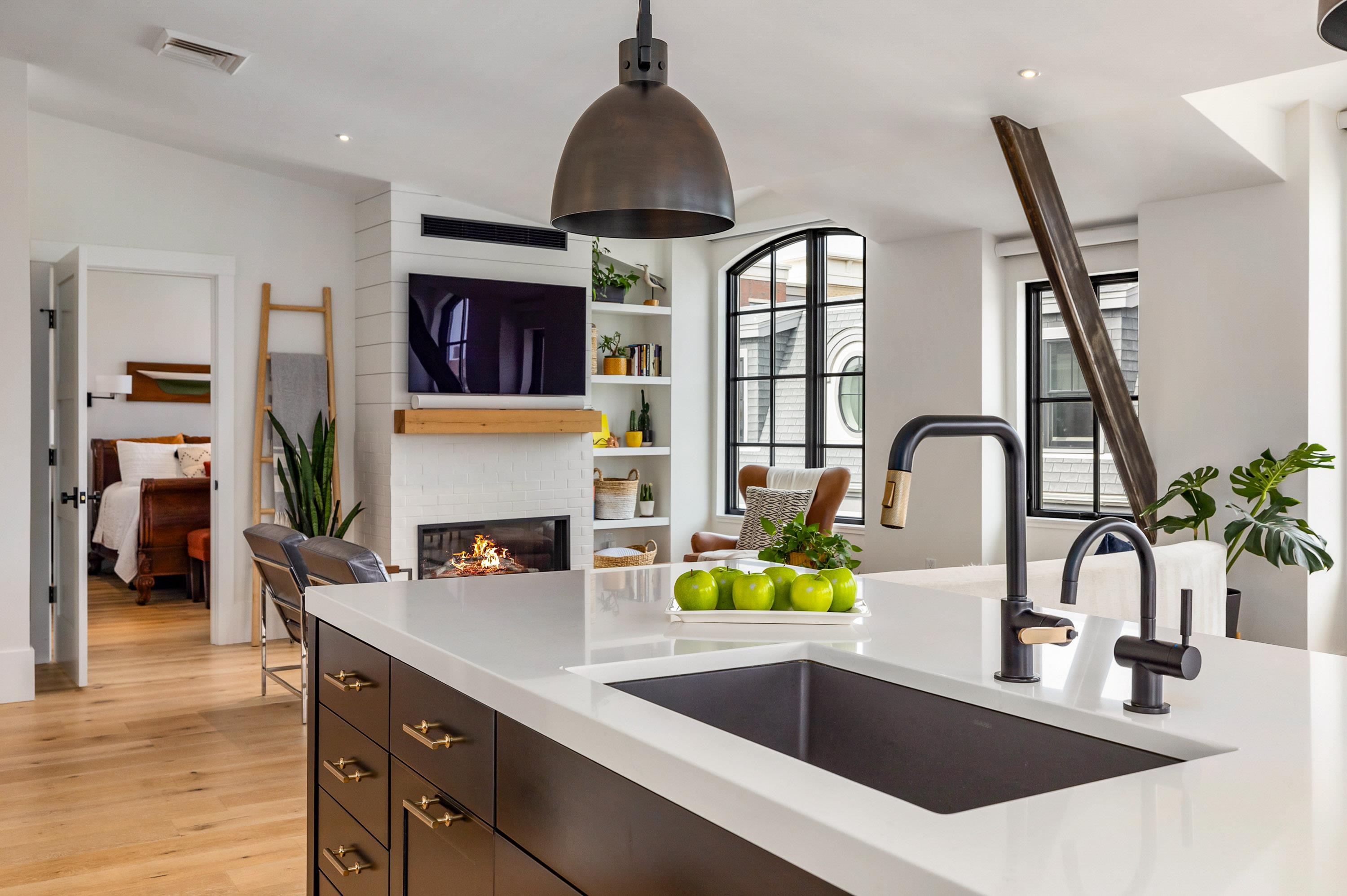 25 Maplewood Avenue Unit: 403