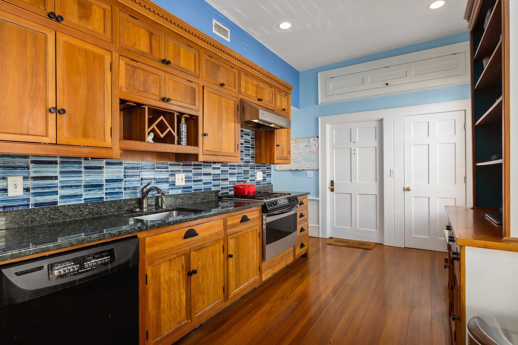 73 Daniel Street Unit: 4