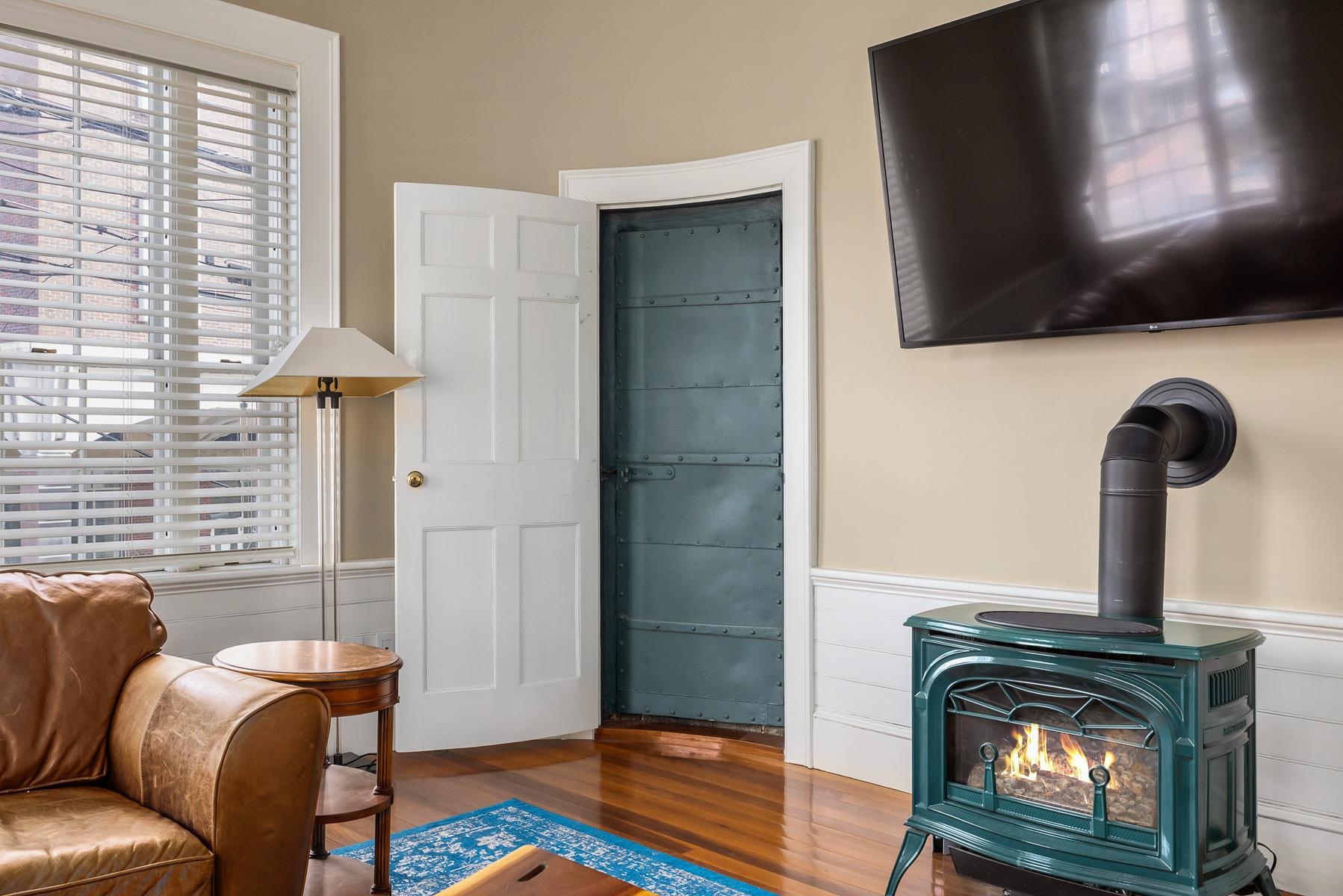 73 Daniel Street Unit: 4