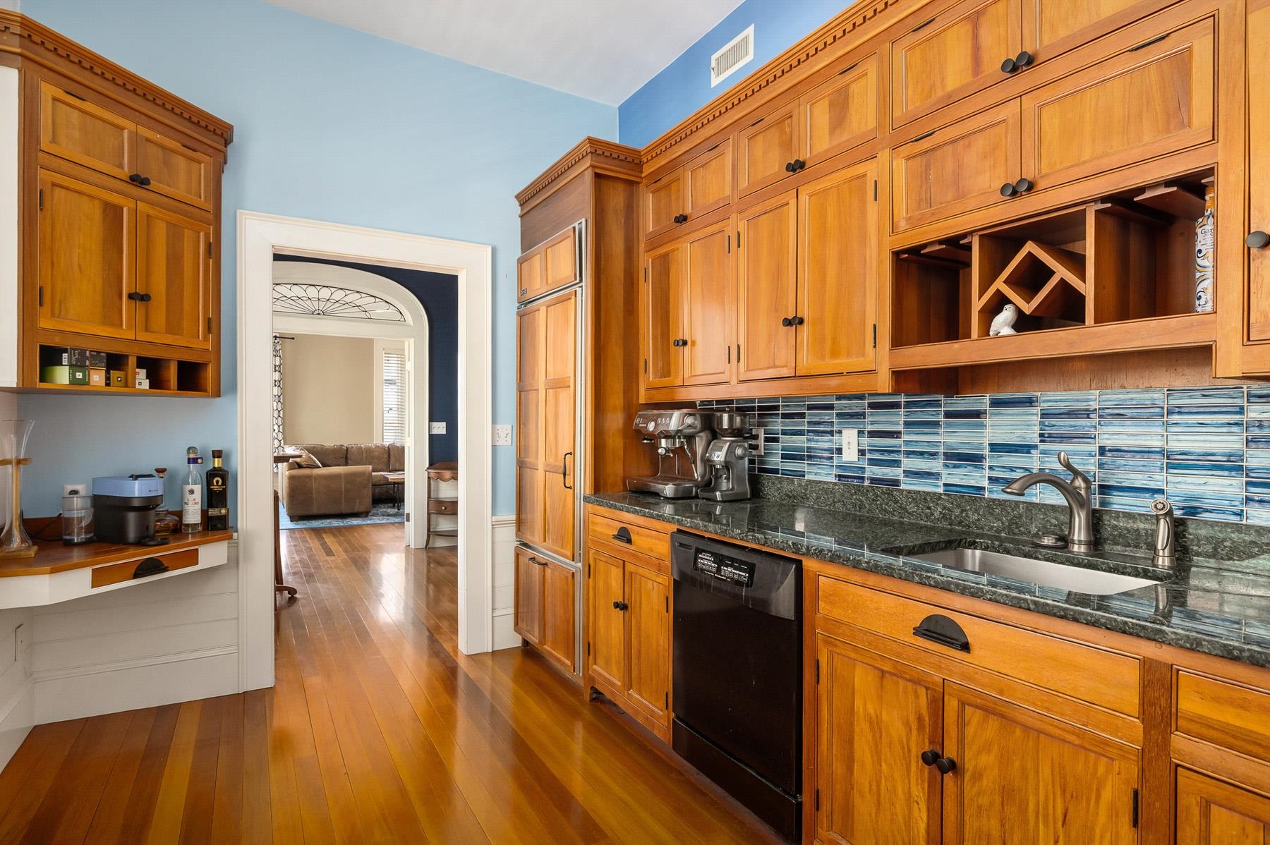 73 Daniel Street Unit: 4