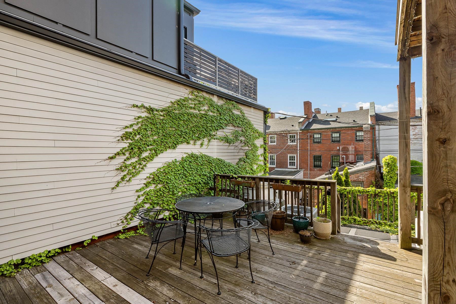 73 Daniel Street Unit: 4