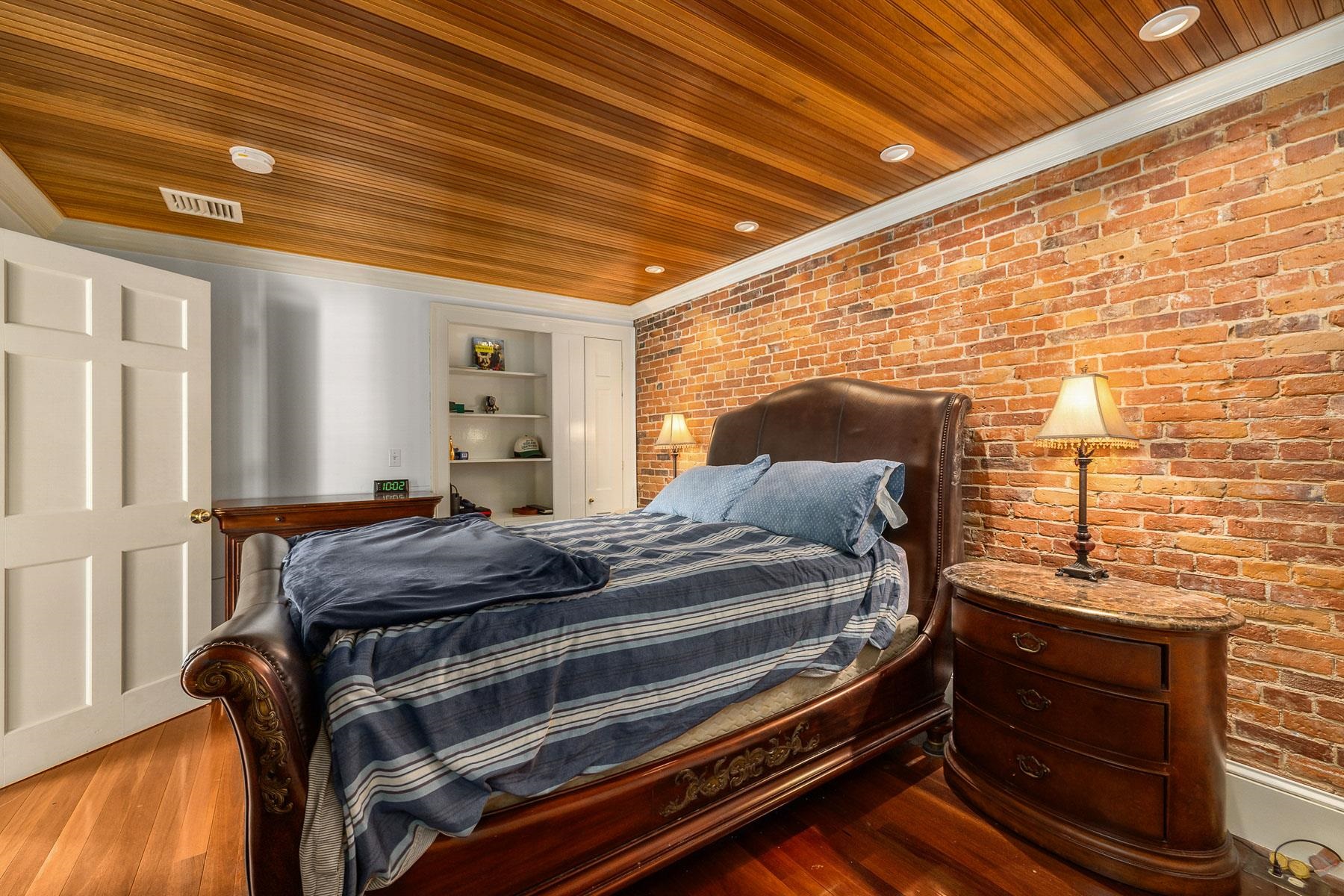 73 Daniel Street Unit: 4