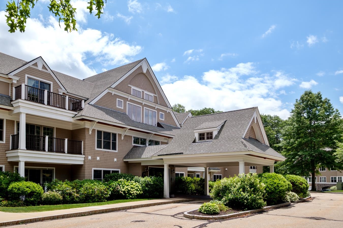 100 Shepards Cove Road Unit: G-305