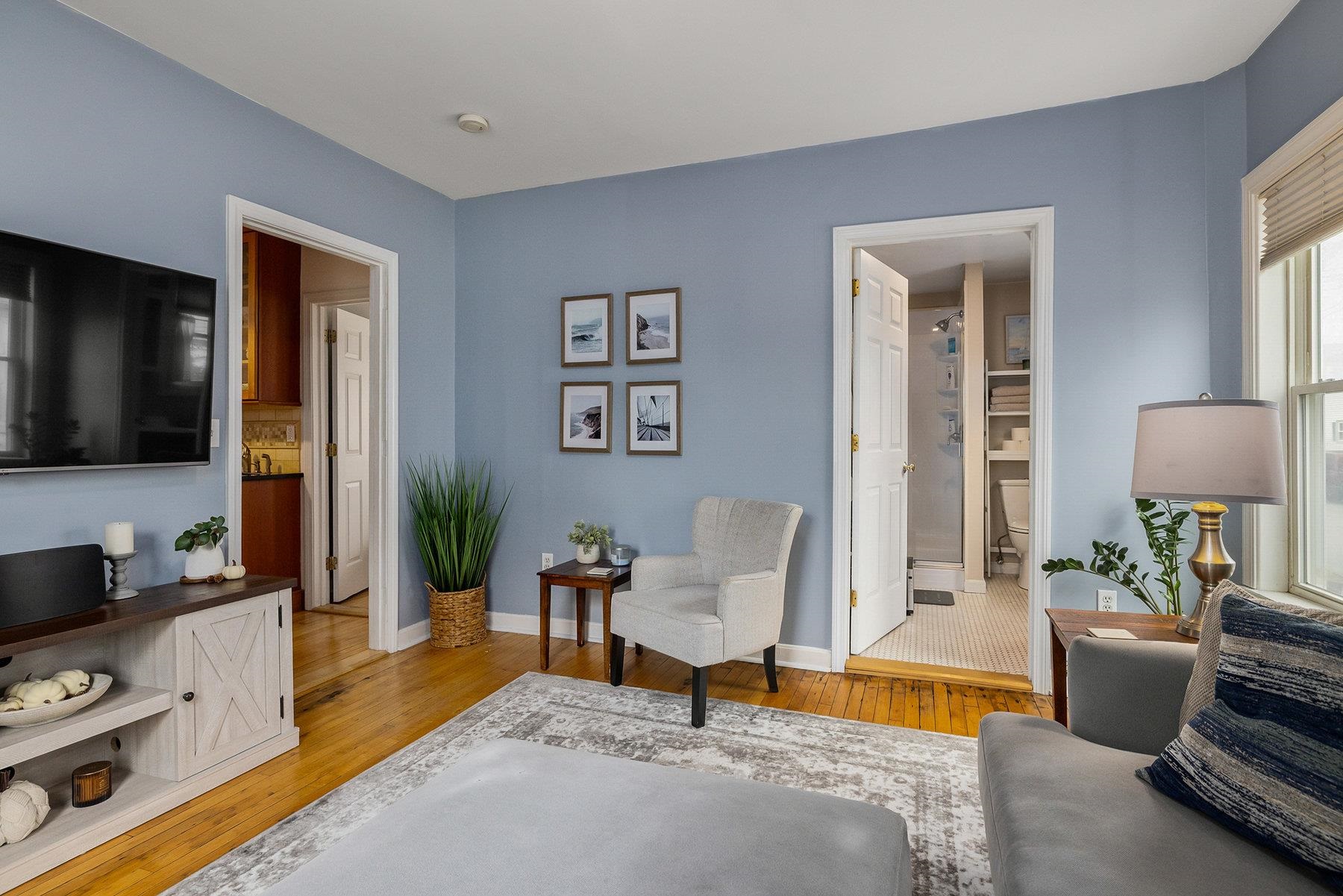 490 Islington Street Unit: 1