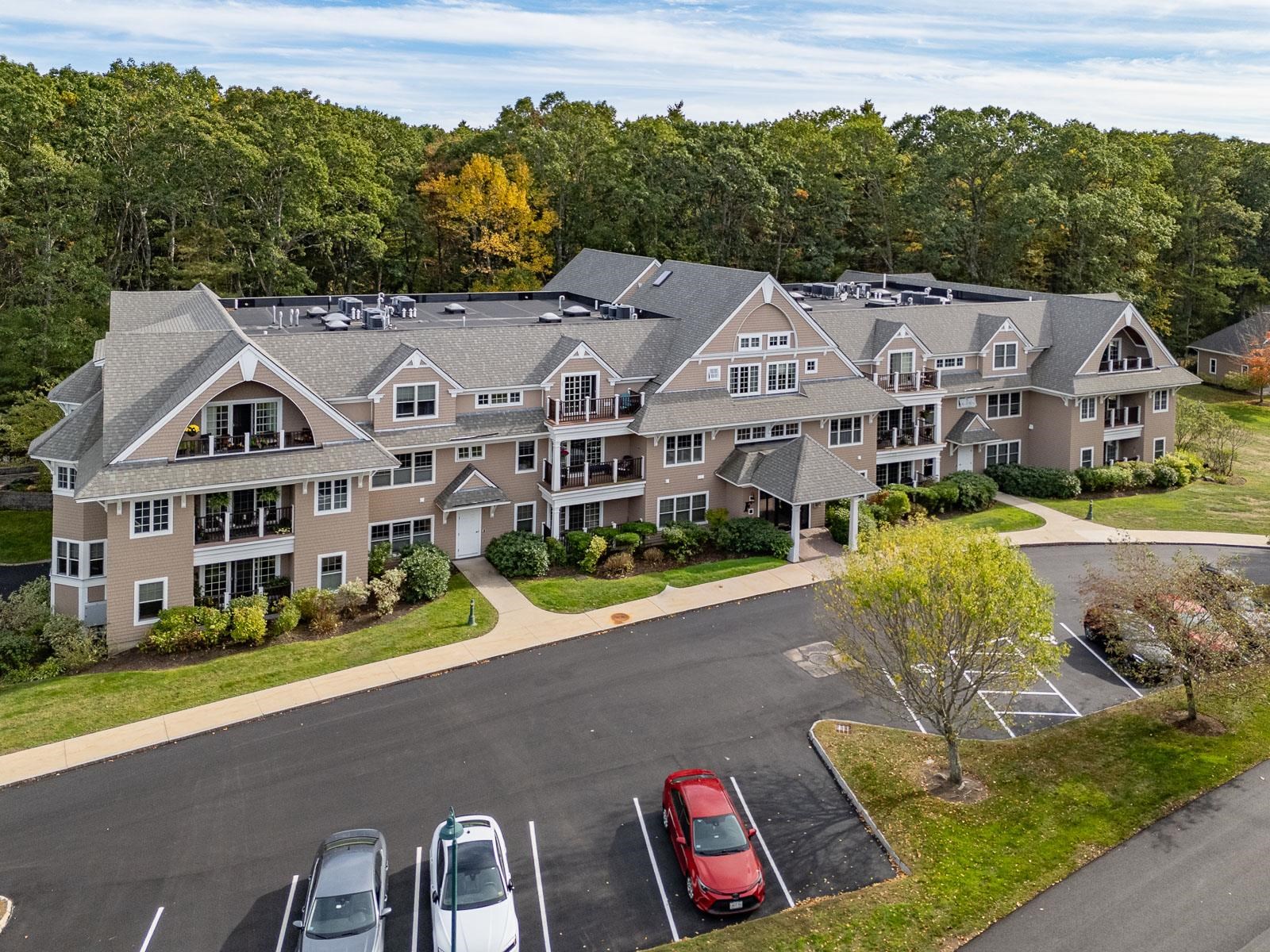 100 Shepards Cove Road Unit: F204