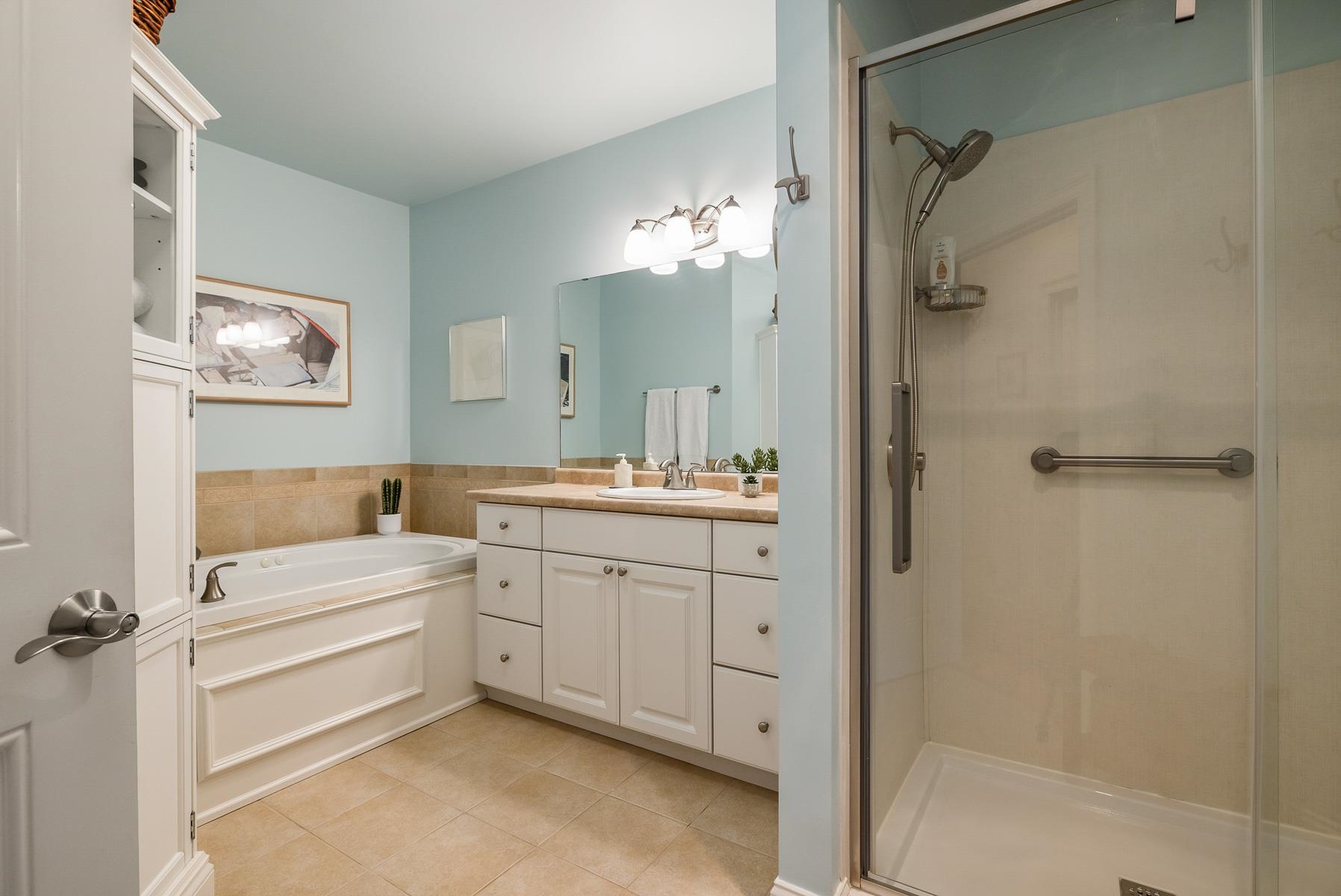 100 Shepards Cove Road Unit: F204