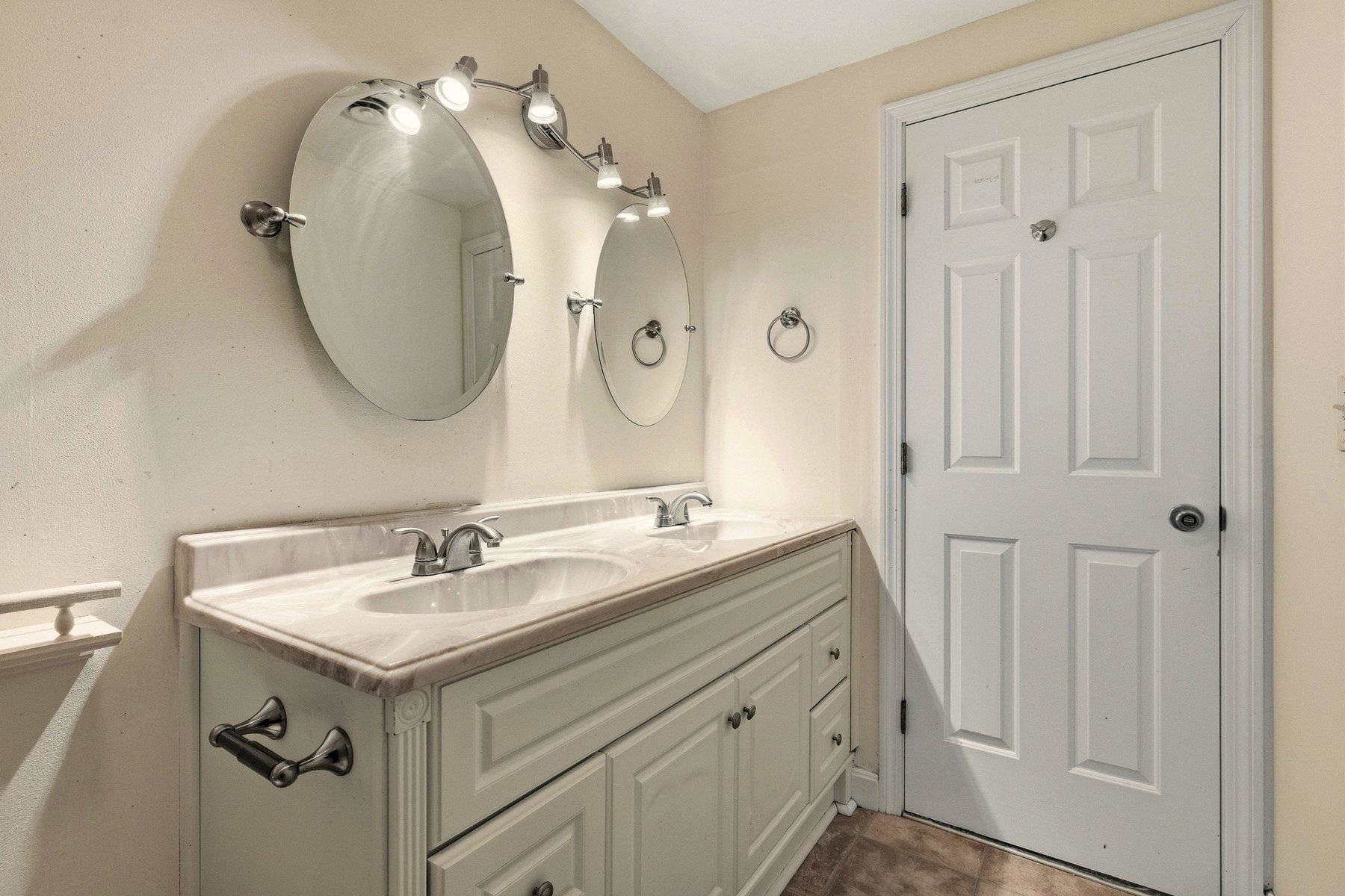 777 Middle Road Unit: 32