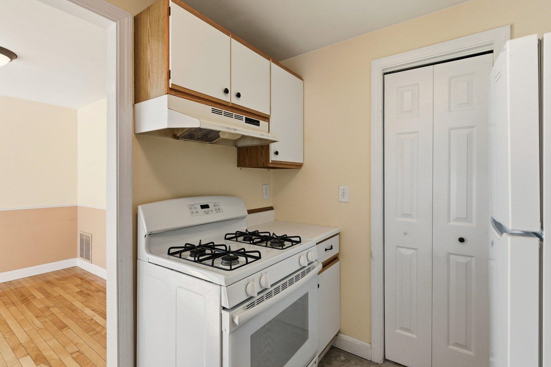 777 Middle Road Unit: 32