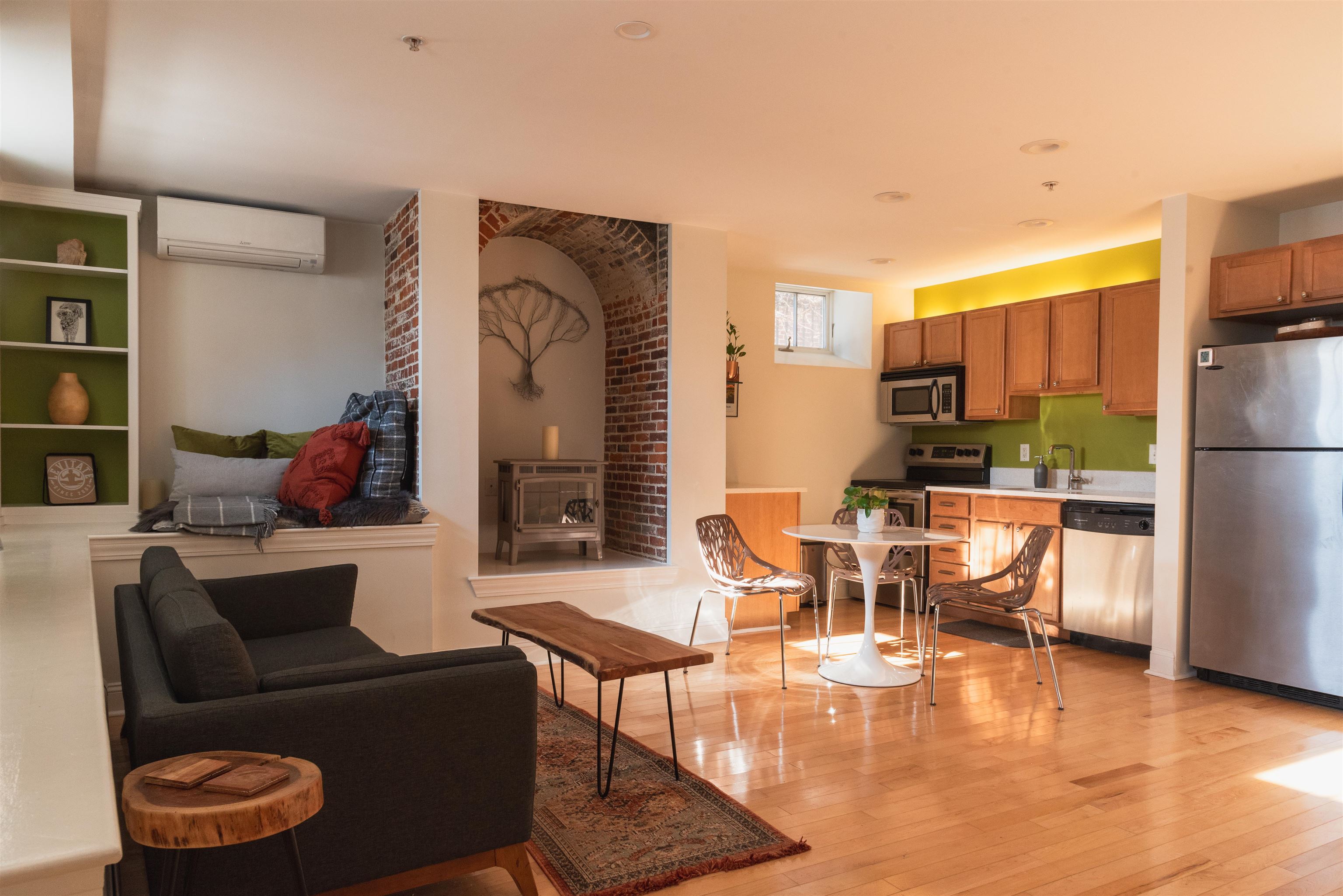 159 State Street Unit: 1B