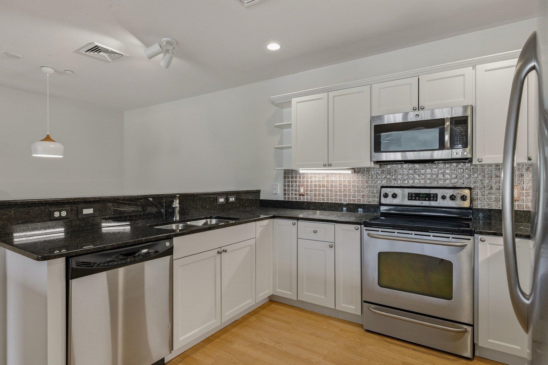 100 Shepards Cove Road Unit: F204