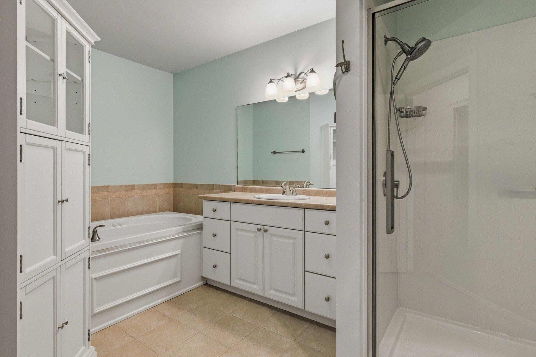 100 Shepards Cove Road Unit: F204