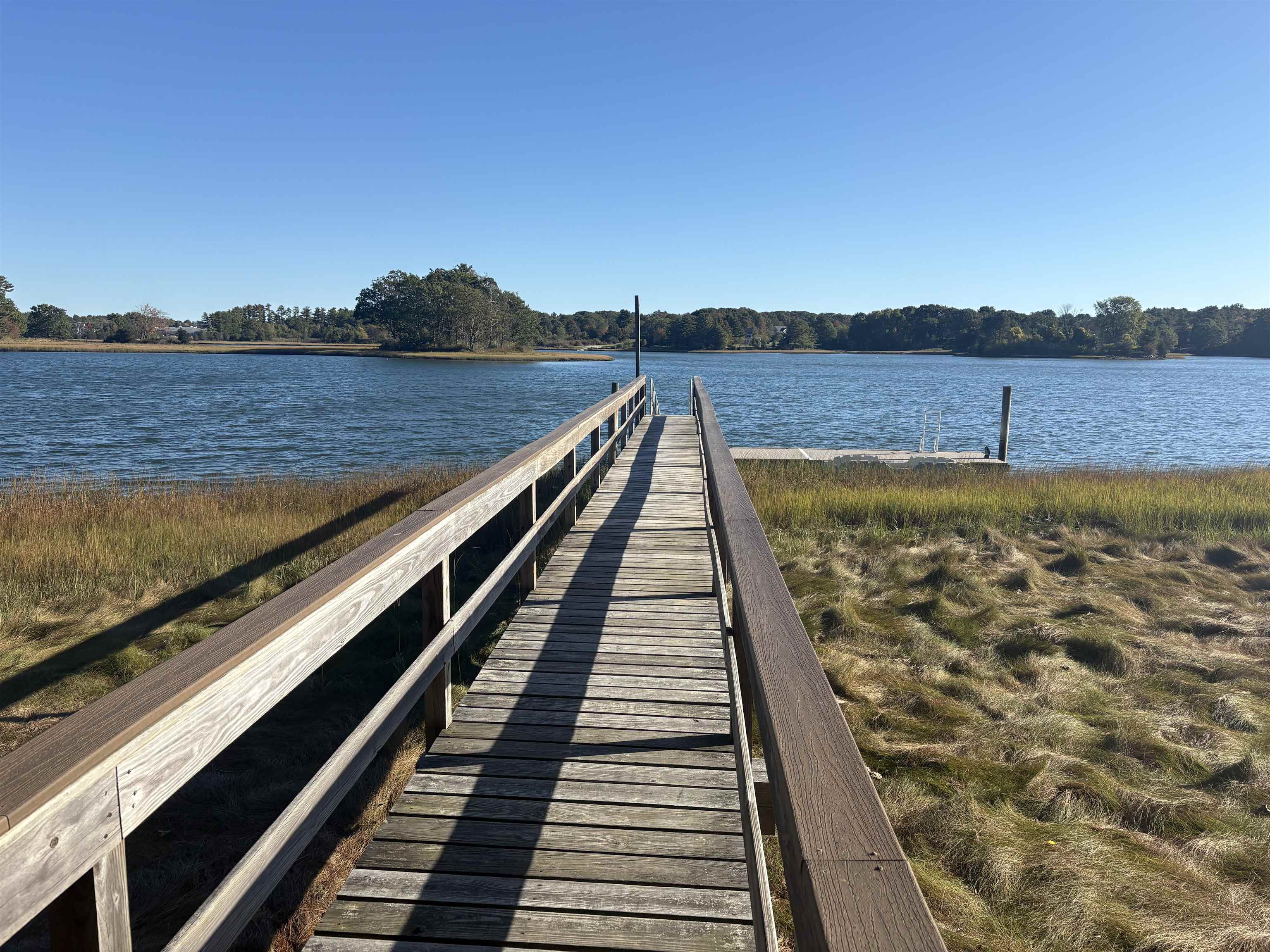 100 Shepards Cove Road Unit: F204