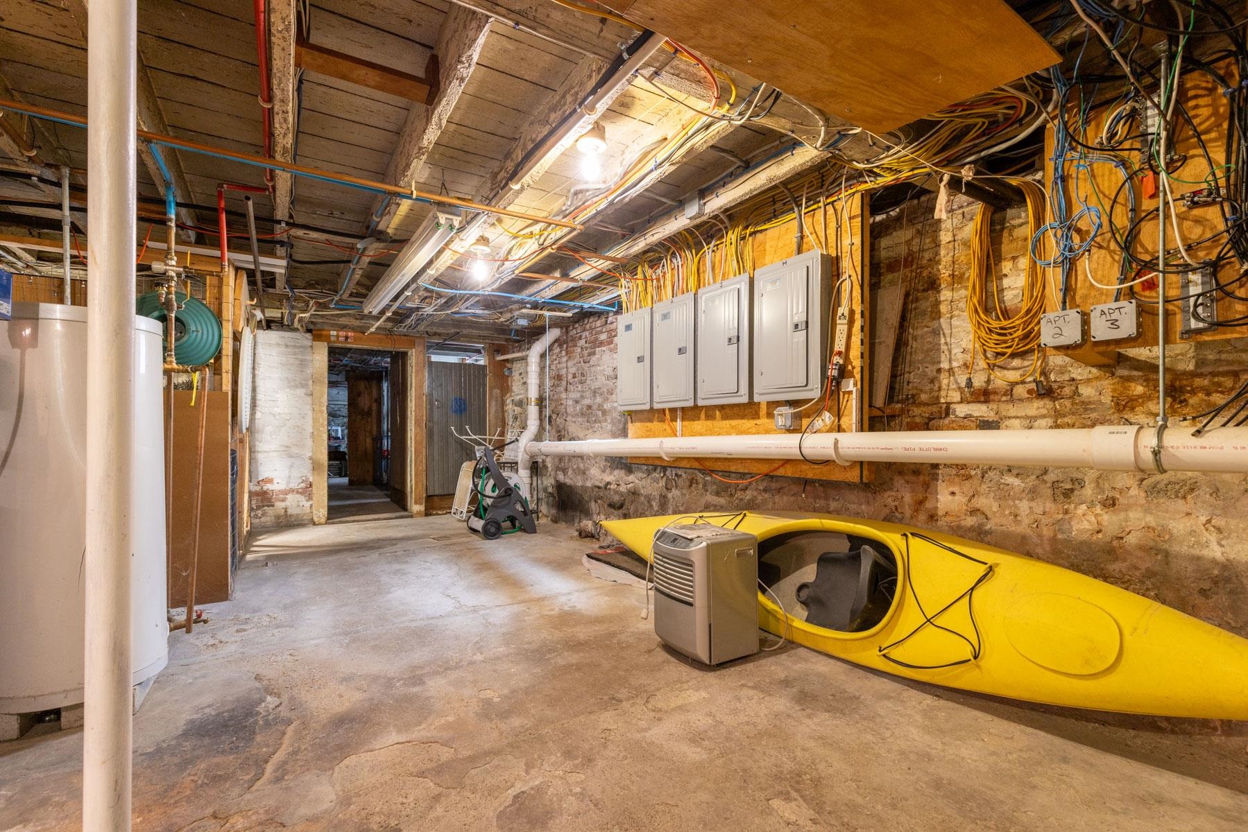 159 Woodbury Avenue Unit: 2