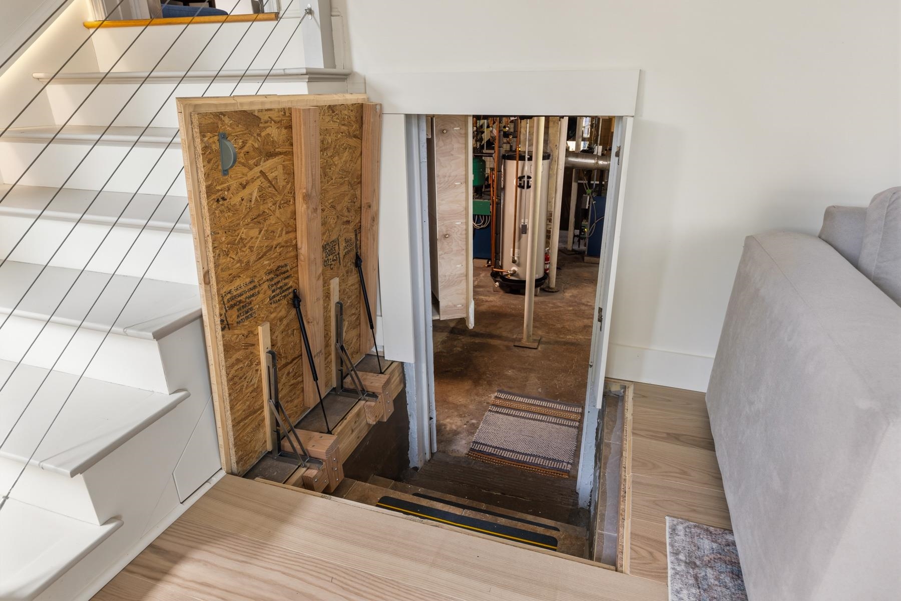 159 Woodbury Avenue Unit: 2