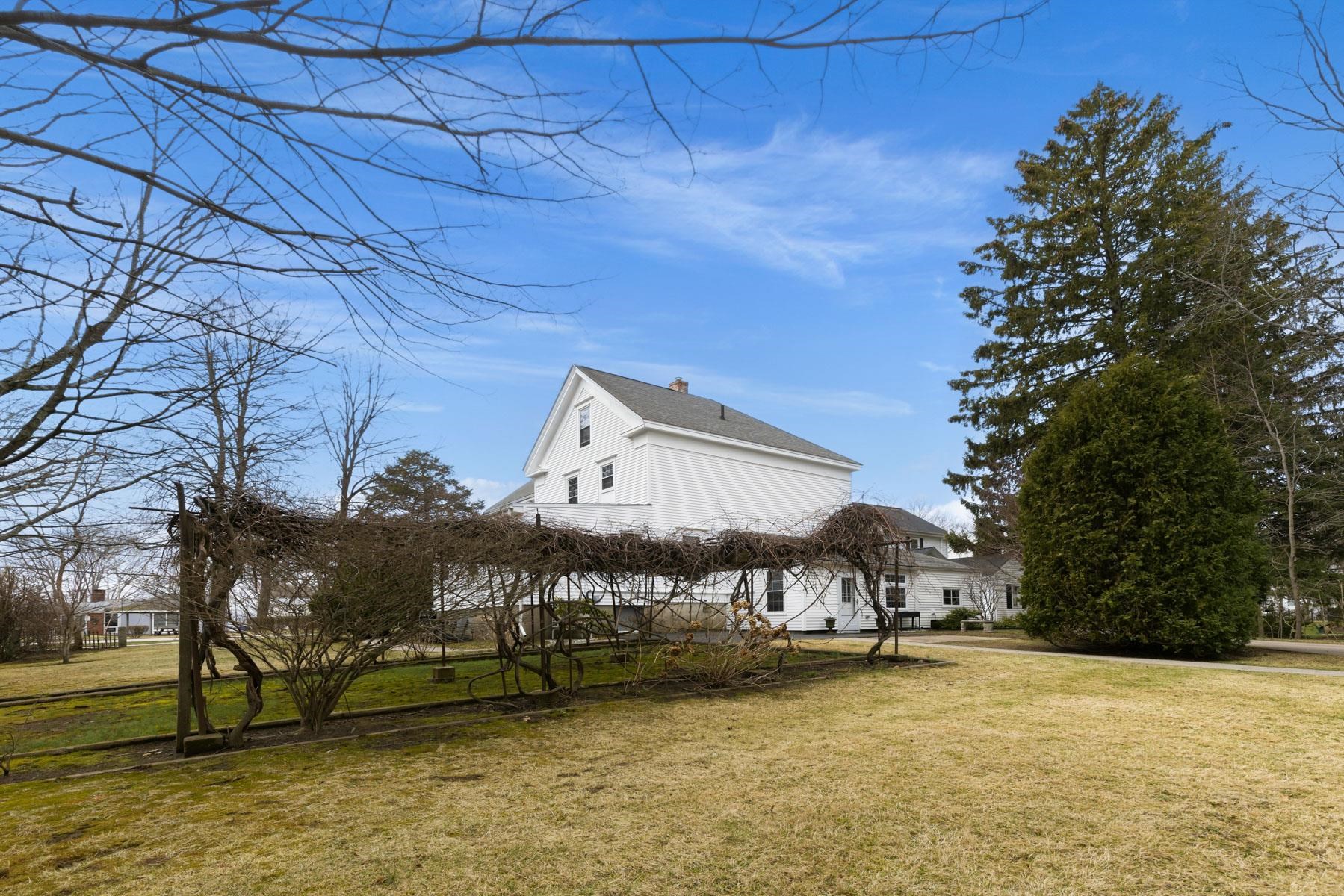 159 Woodbury Avenue Unit: 2