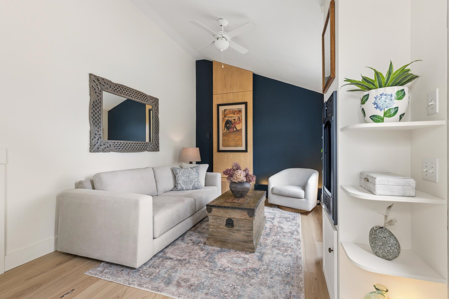 159 Woodbury Avenue Unit: 2