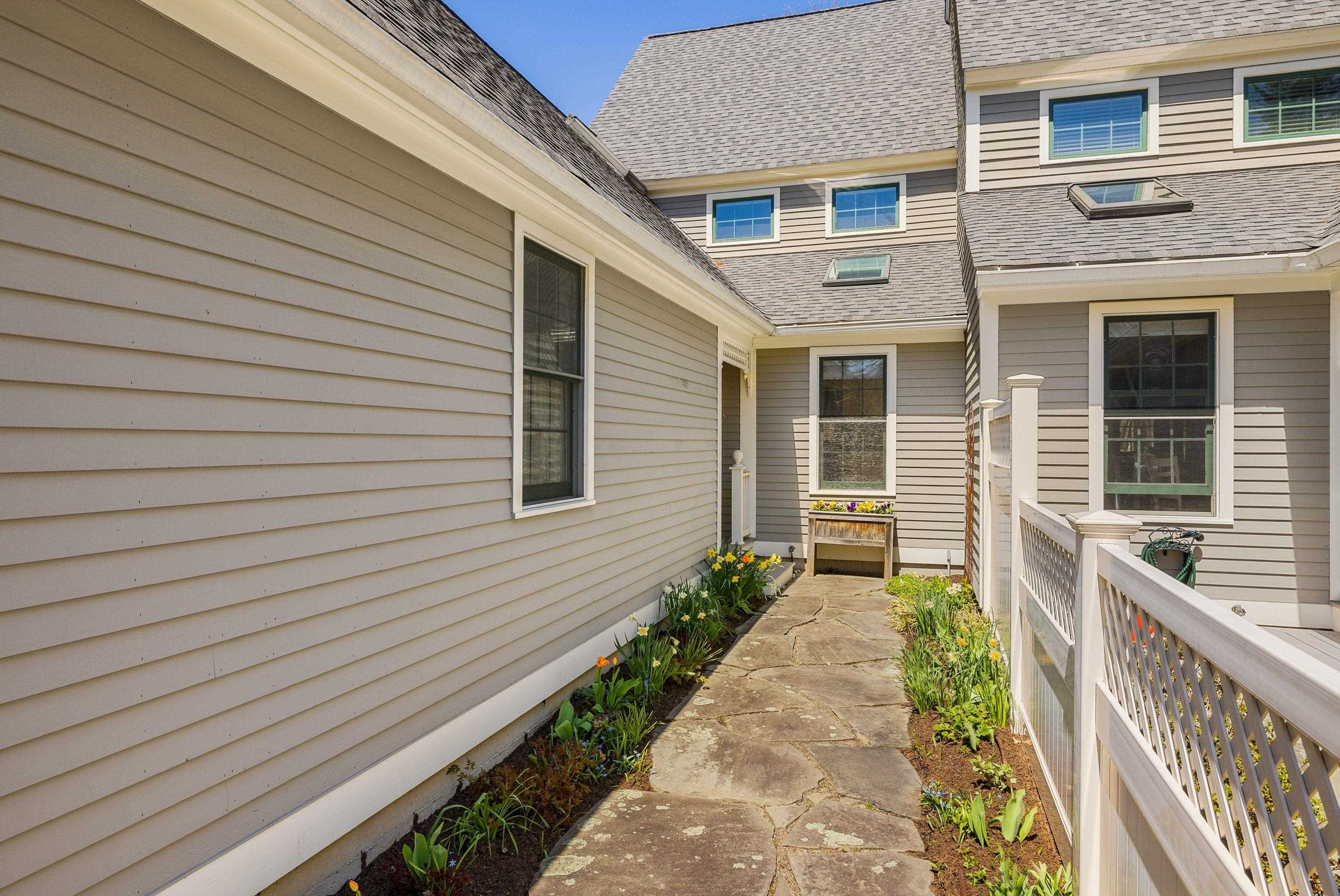 579 Sagamore Avenue Unit: 29