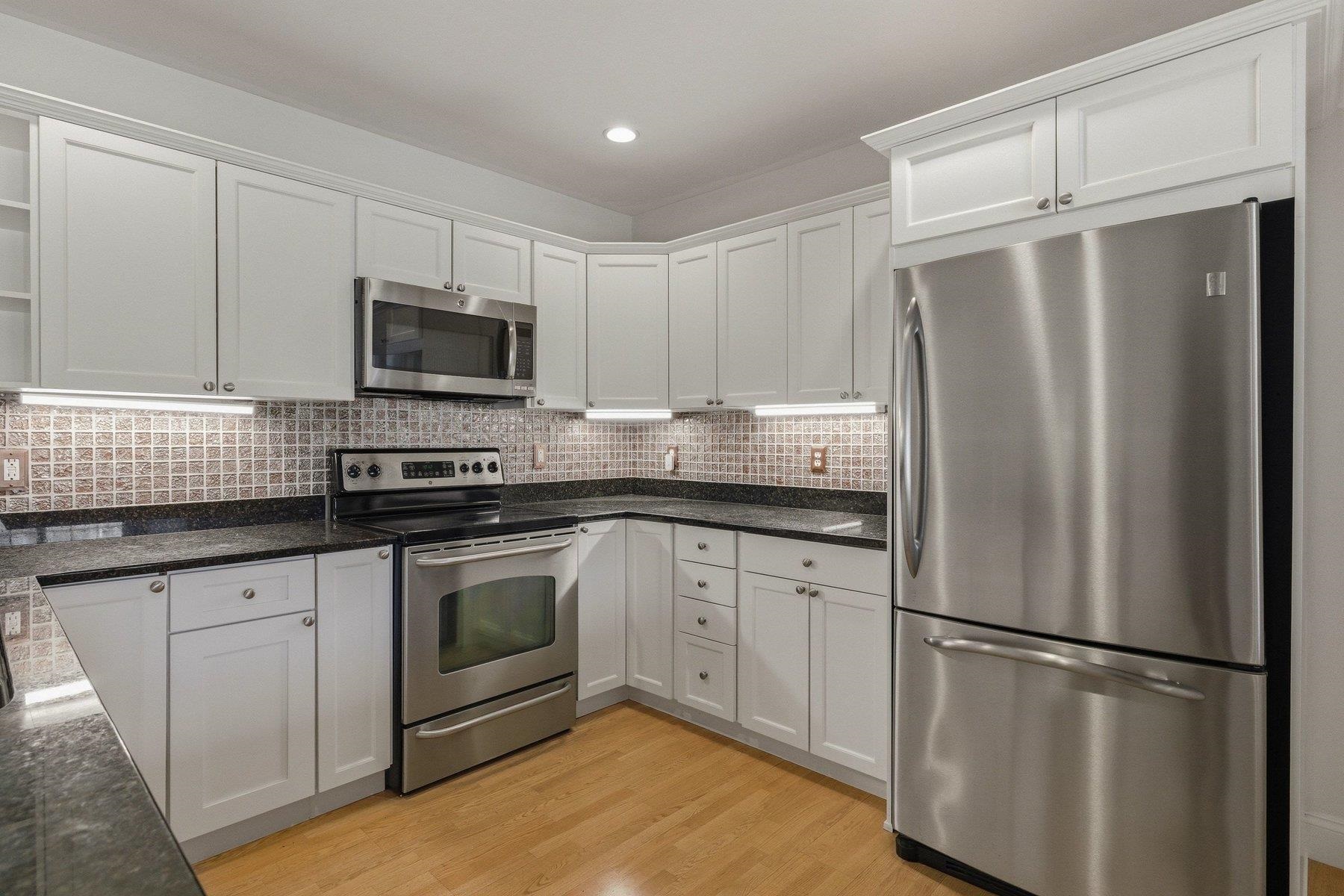 100 Shepards Cove Road Unit: F204