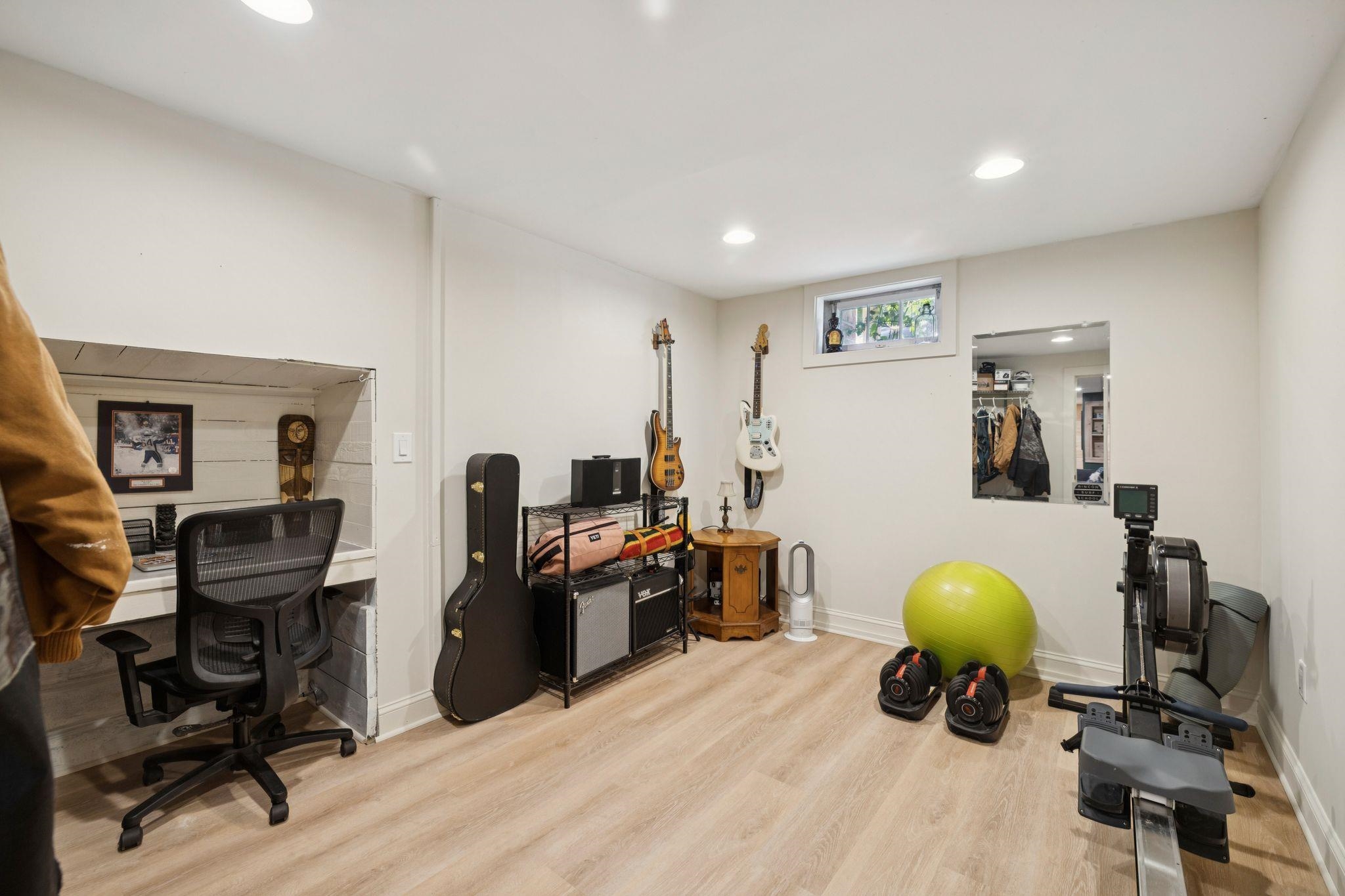27 Langs Lane
