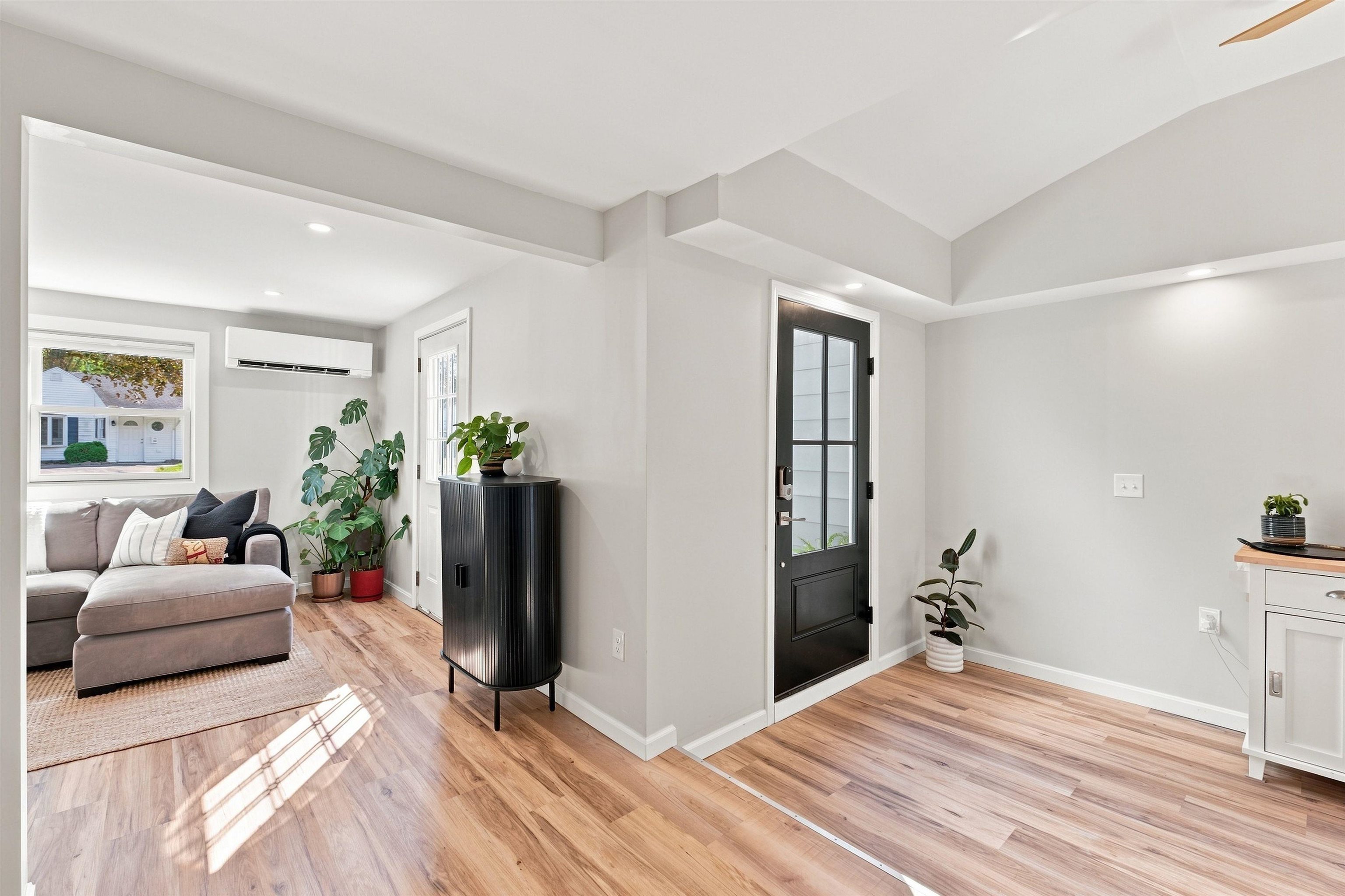 212 Holly Lane