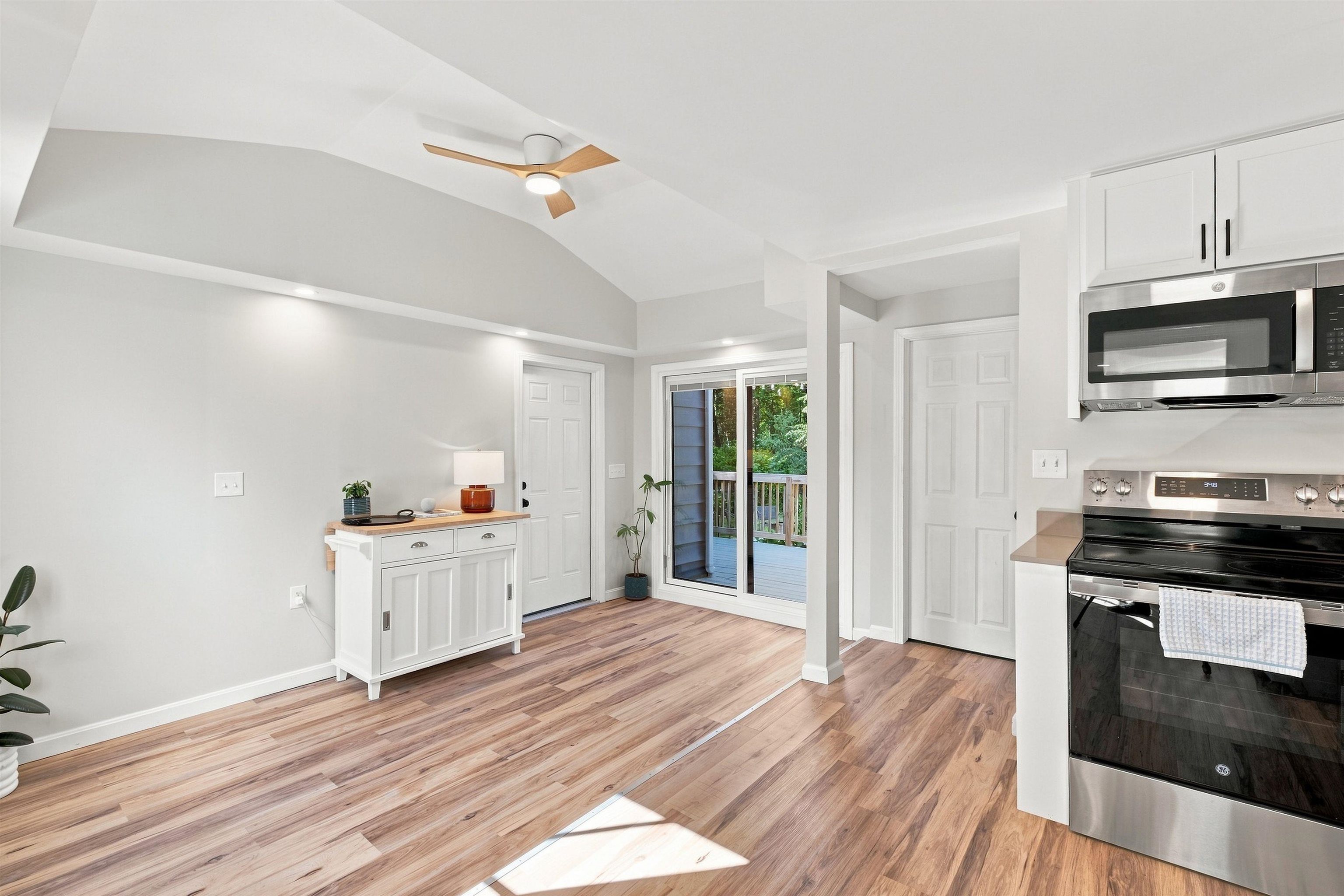 212 Holly Lane