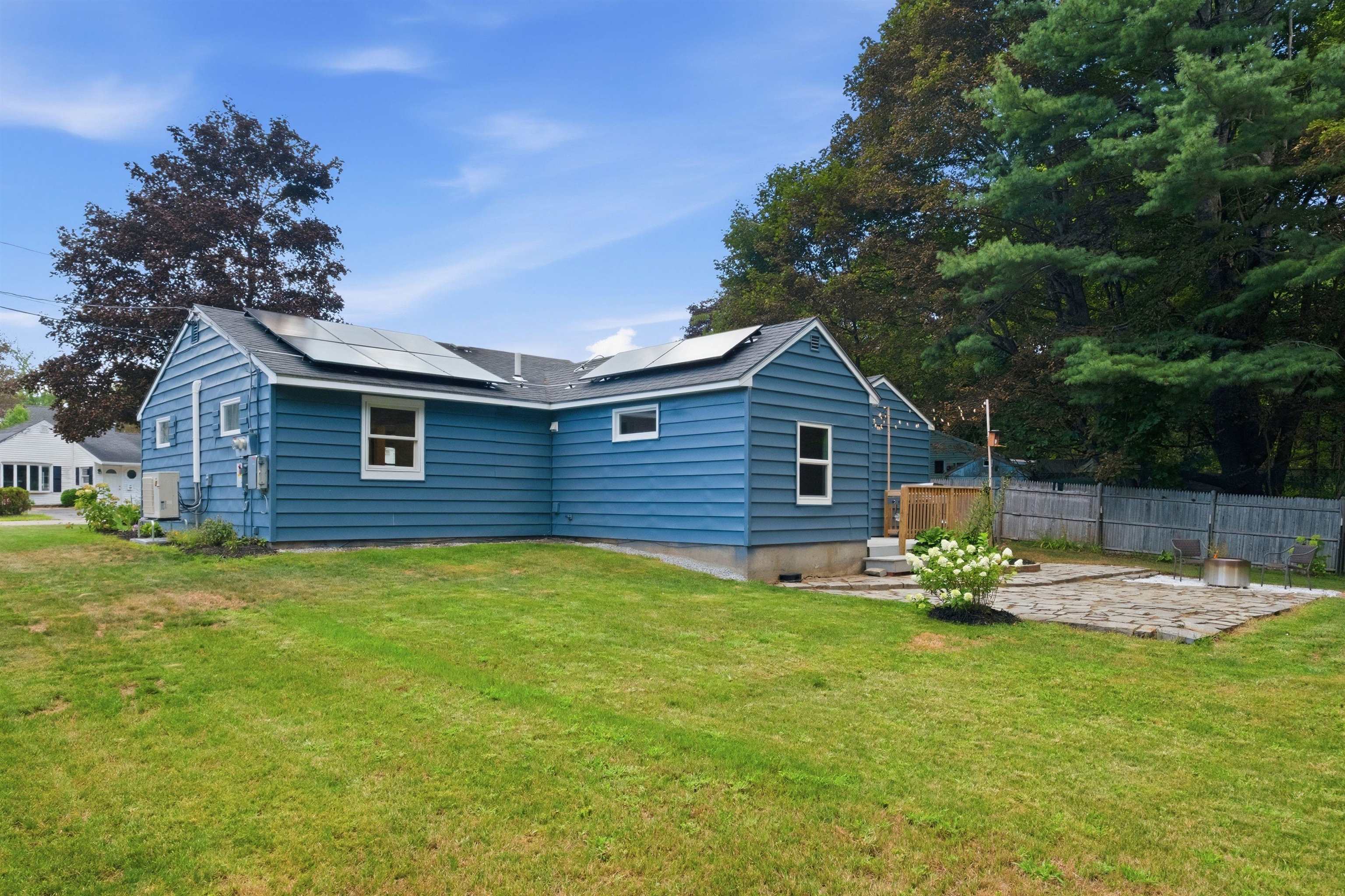 212 Holly Lane