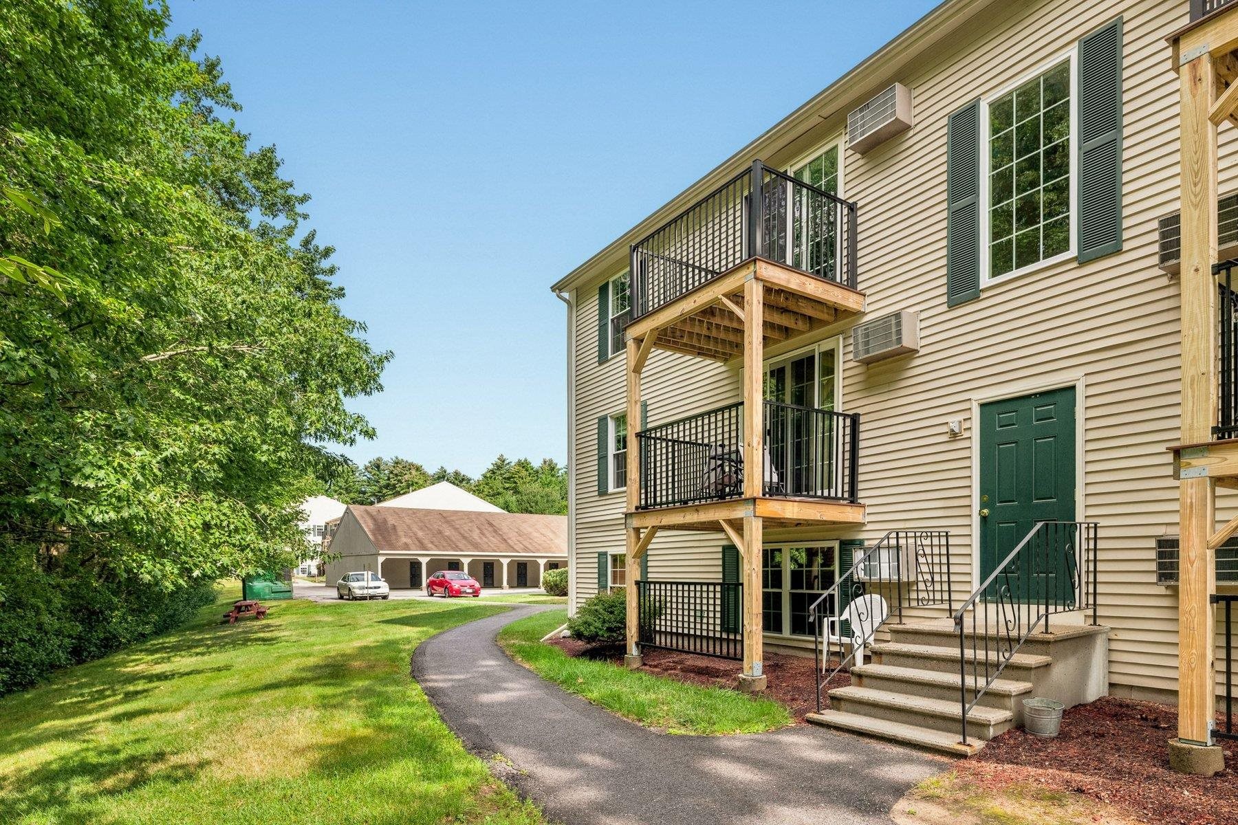 512 White Cedar Boulevard