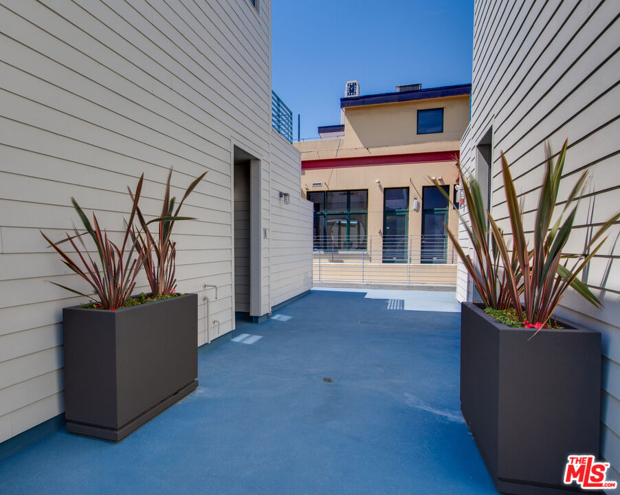 1358 4th Street Unit: PH-E