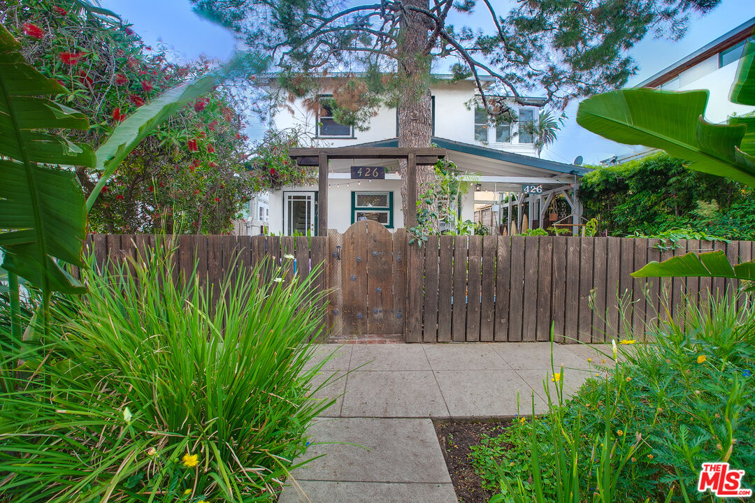 426 RIALTO AVE Unit: B