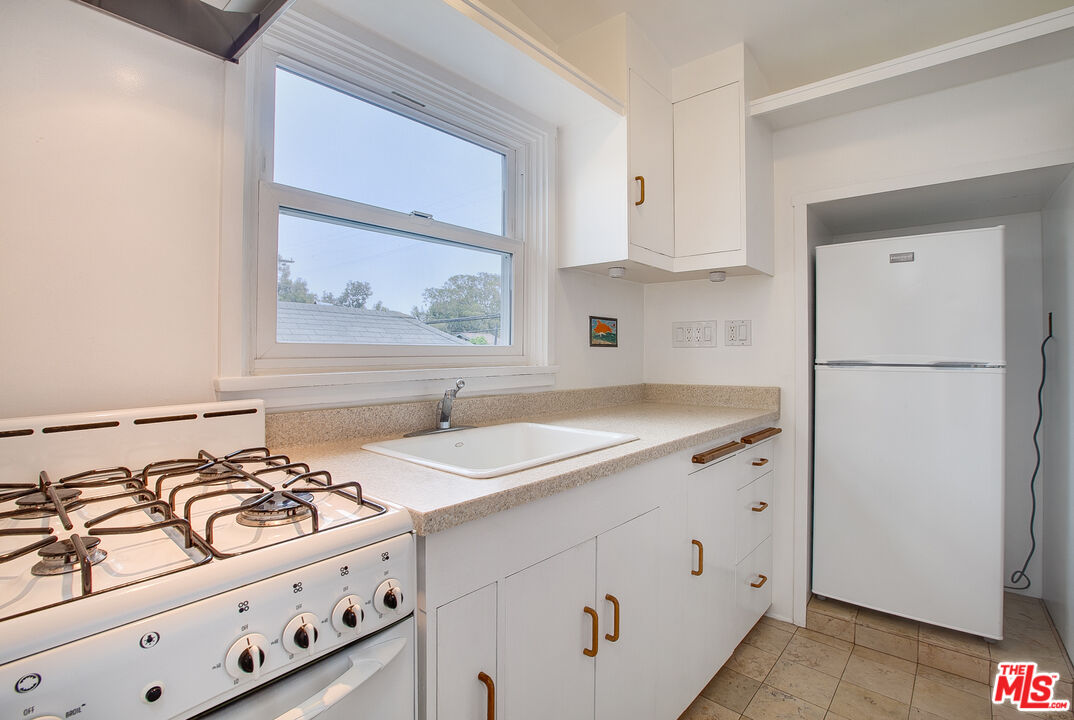 426 RIALTO AVE Unit: B