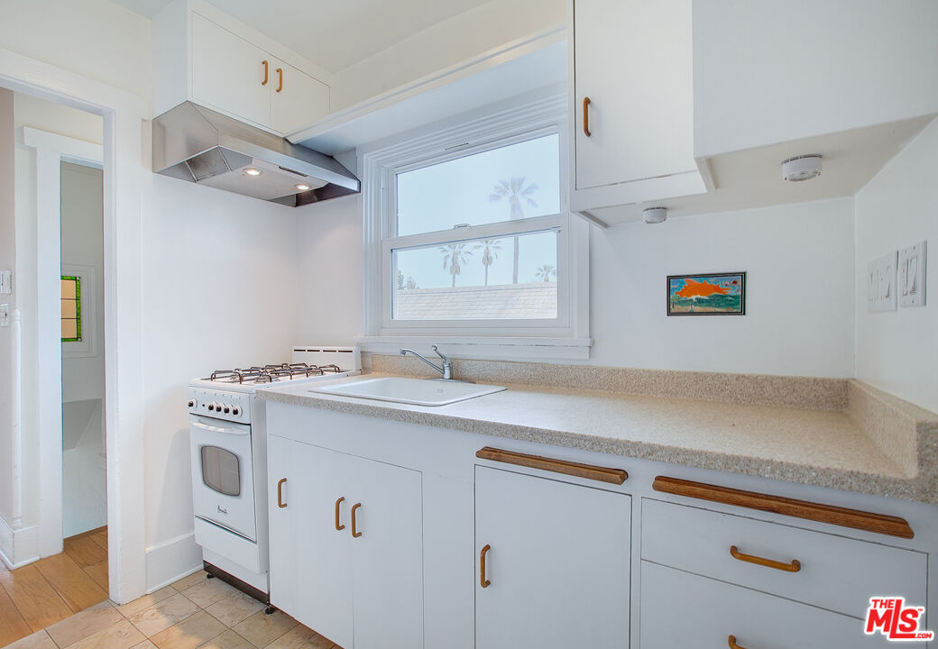 426 RIALTO AVE Unit: B