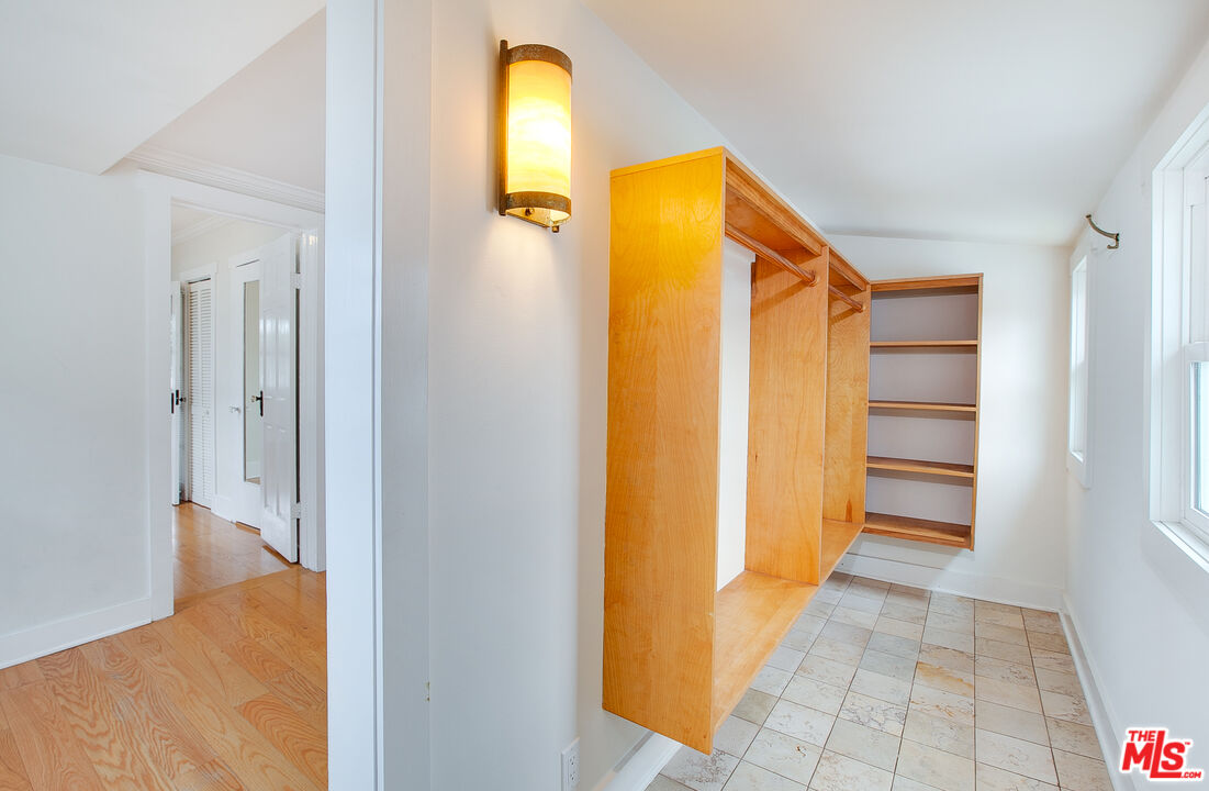 426 RIALTO AVE Unit: B