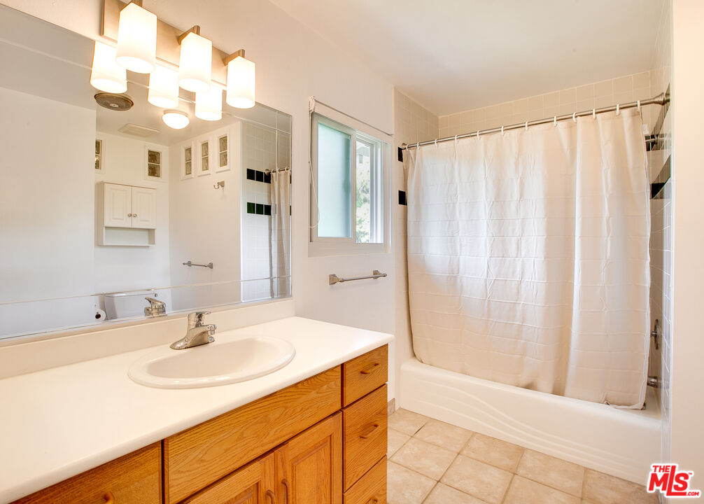 2534 7Th St Unit: 1