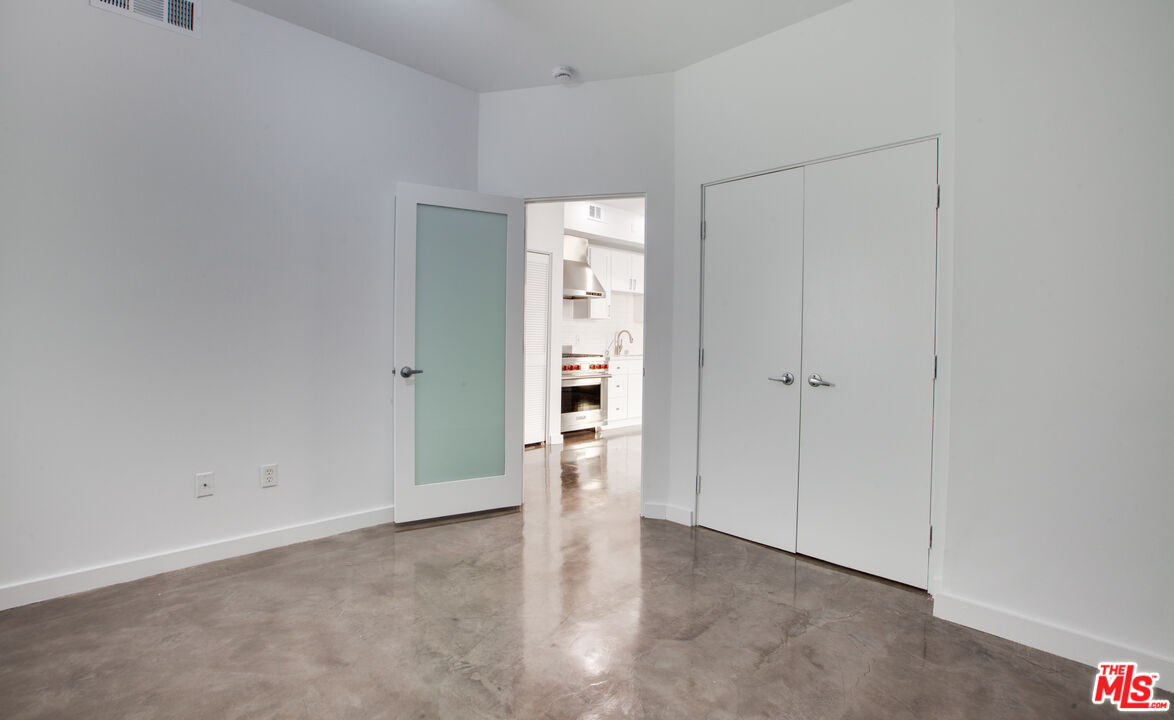 1358 4th St Unit: PH-E