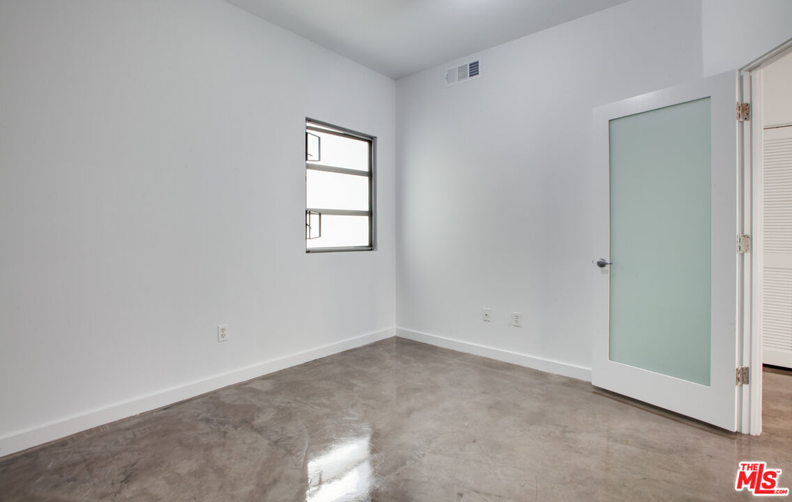 1358 4th St Unit: PH-E